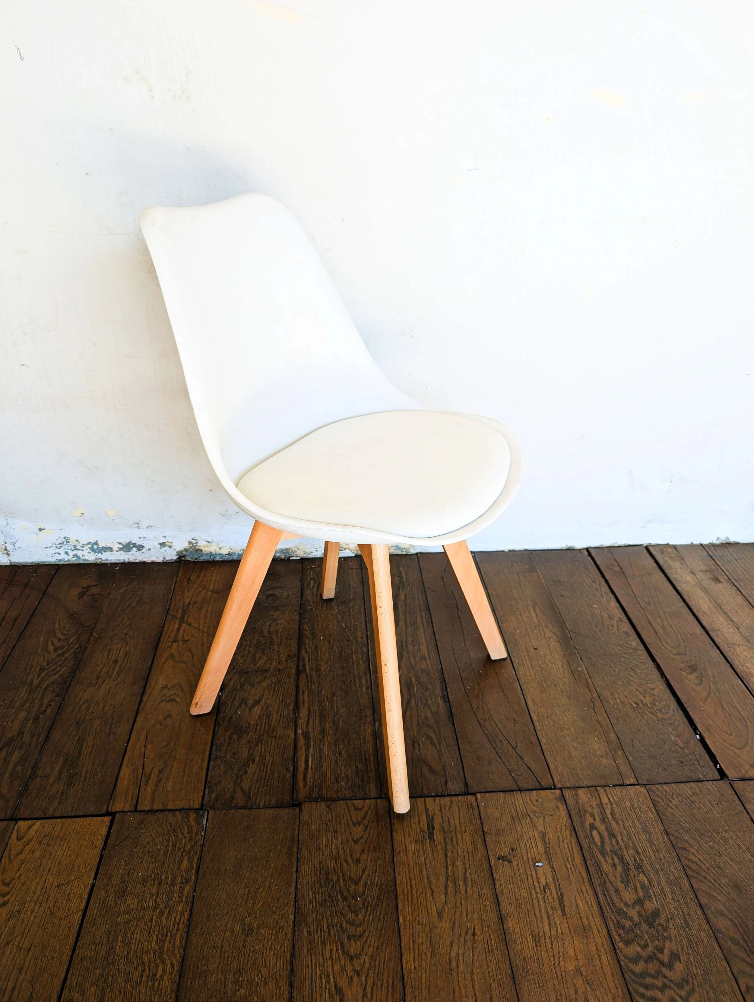 White Chair - 01.jpg
