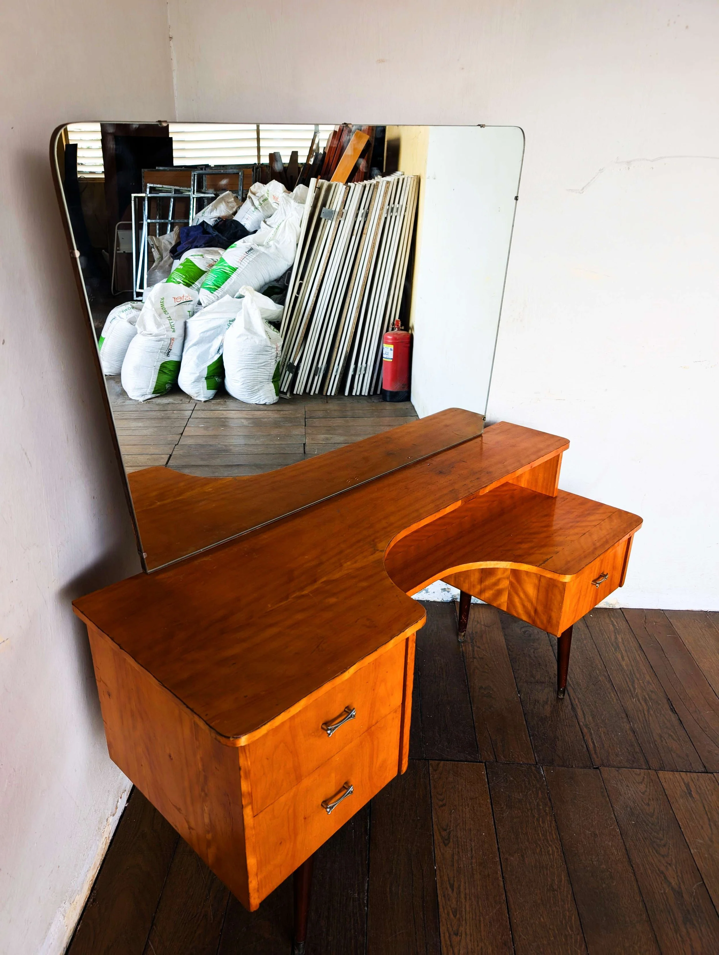 Dressing Table - 01.jpg