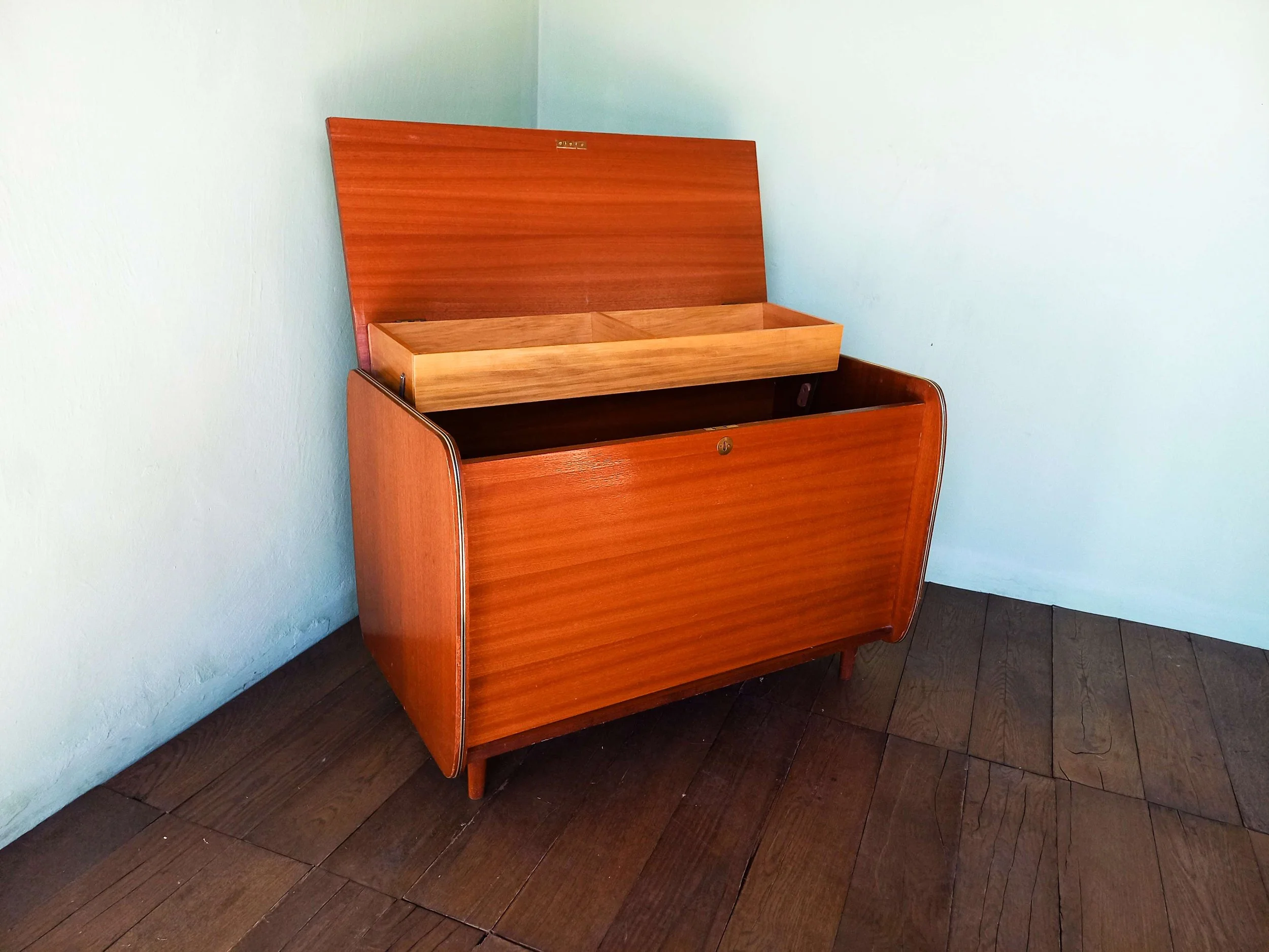 Modern Storage Trunk -03 (1).jpg