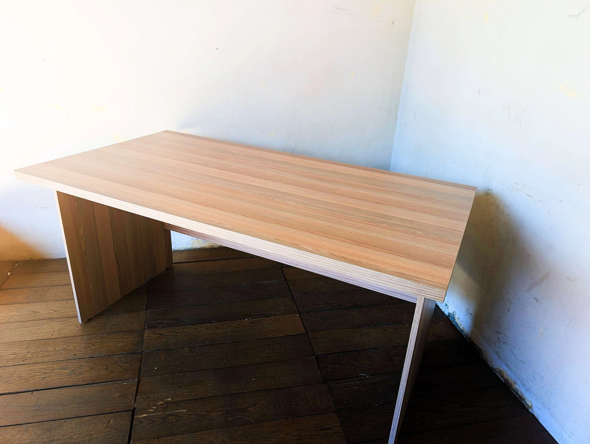 Office Desk A - 03.jpg