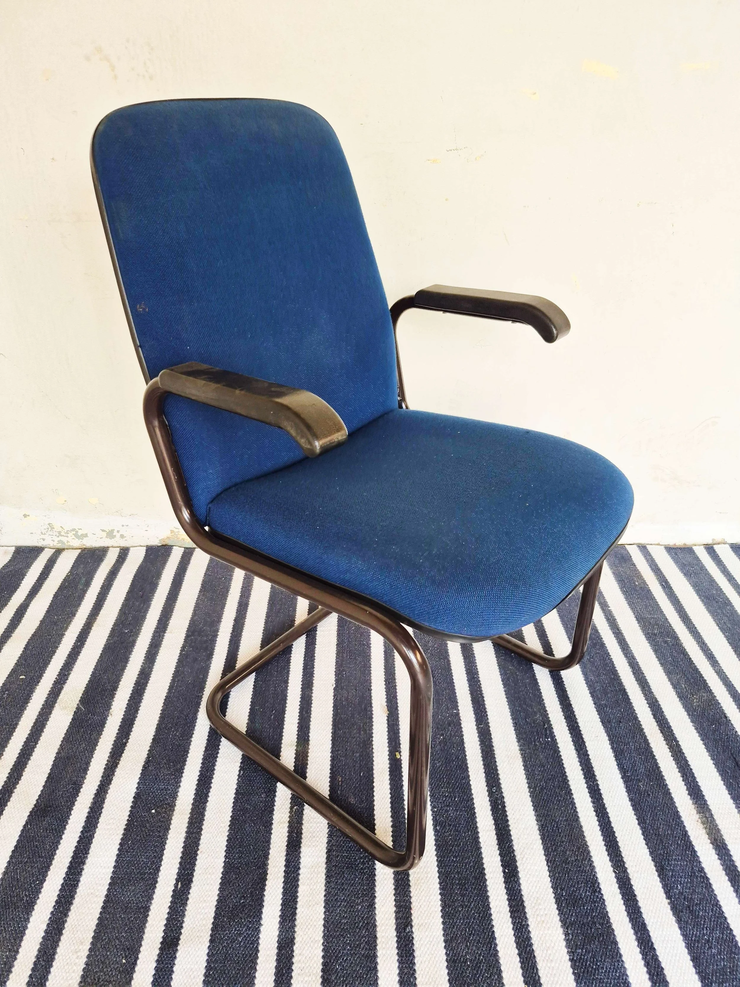 Blue Chair - 03.jpg