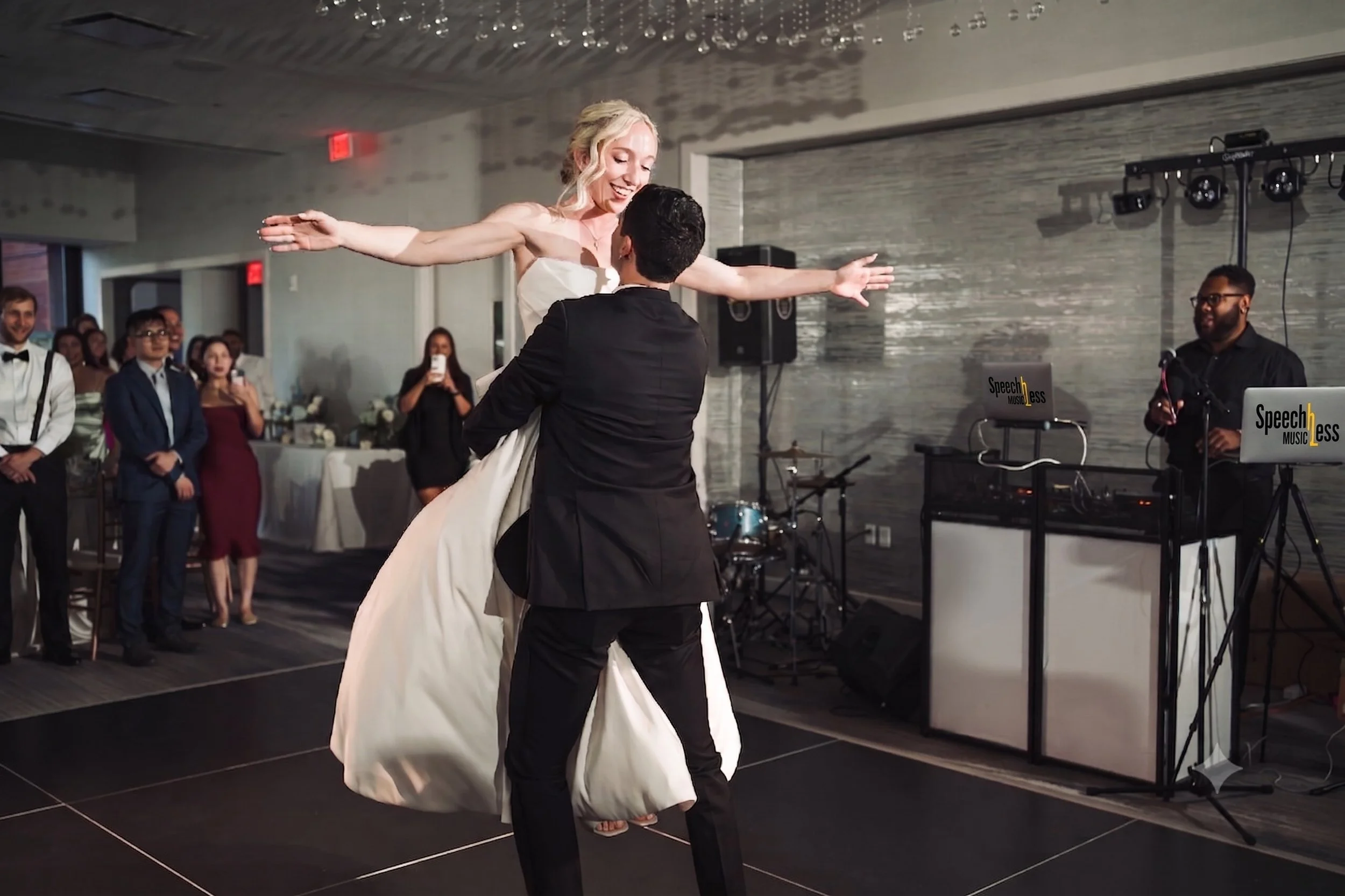 Should My First Dance Be Live or DJ?