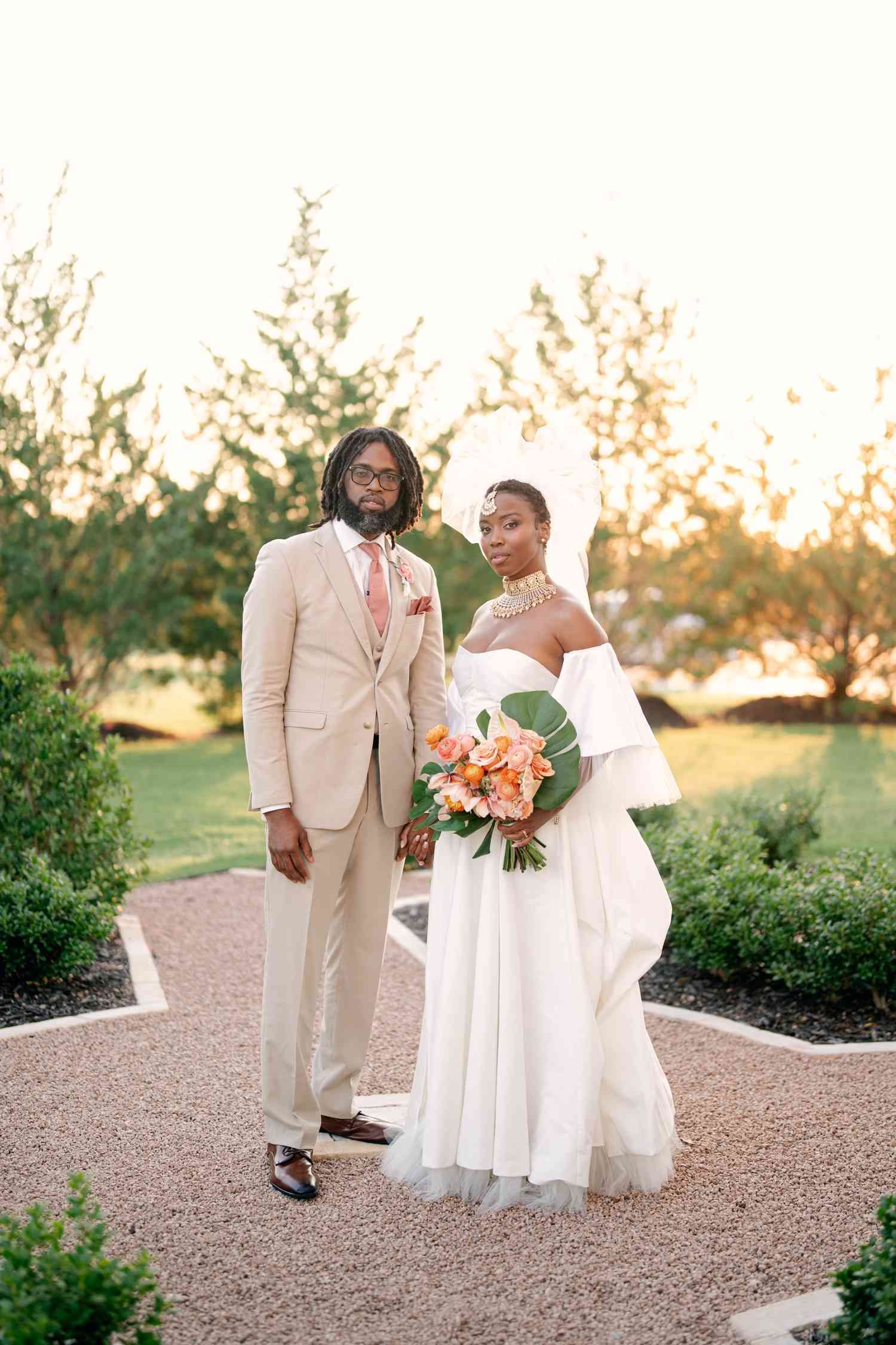 01-flower-filled-bohemian-wedding-couple-portrait-texas-allen-tsai-photography-0325-fd60aa2646b946128ae2f73abb0e066f.jpg