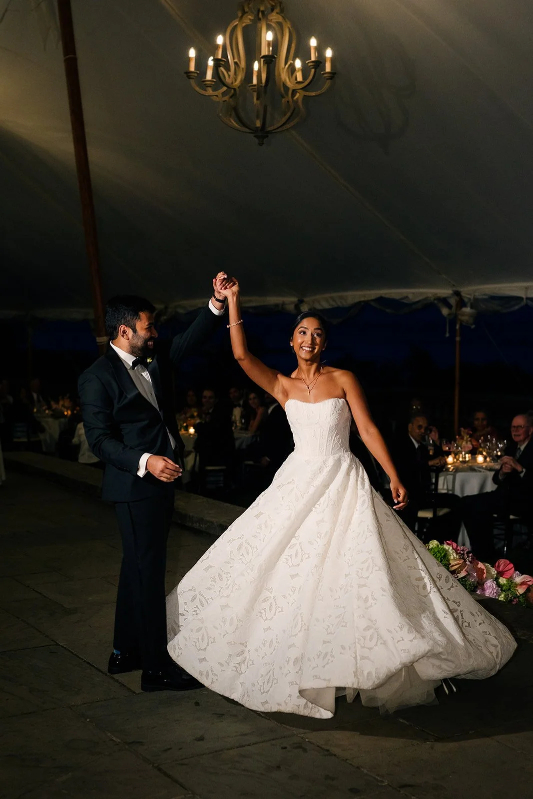 5 of the Best First Dance Songs for Your Wedding