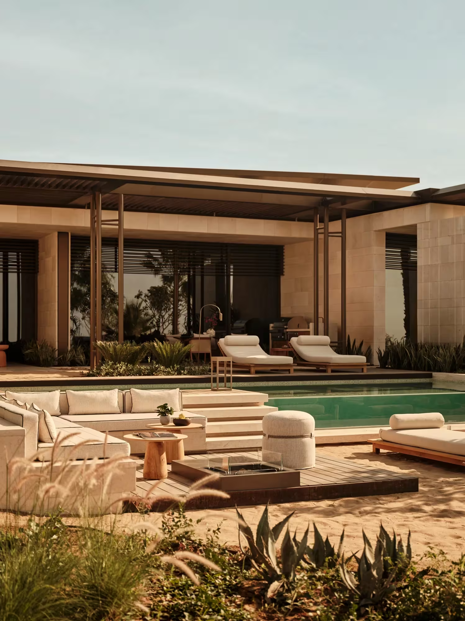RWAML_Facilities_Room_SeaViewOneBedroomPrivatePoolVilla_Hero1.png