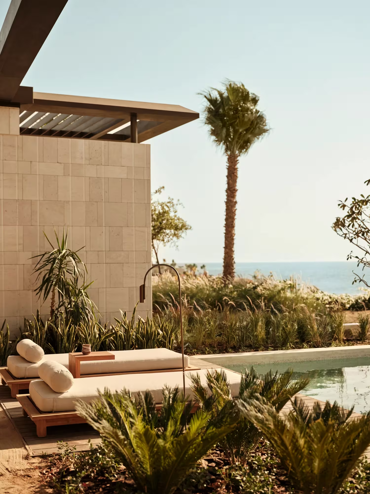 RWAML_Facilities_Room_SeaViewPrivatePoolSuite_PrivatePool (1).png