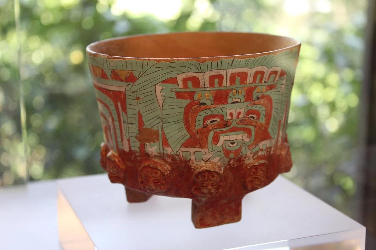 Teotihuacán tripod vessel, Mexico © Rebecca Friedel, Heritage Education Network Belize – Teotihuacán blue, although similar to the color of Maya Blue, was produced differently. Teotihuacán blue and green pigments are mixtures of azurite and malachit…