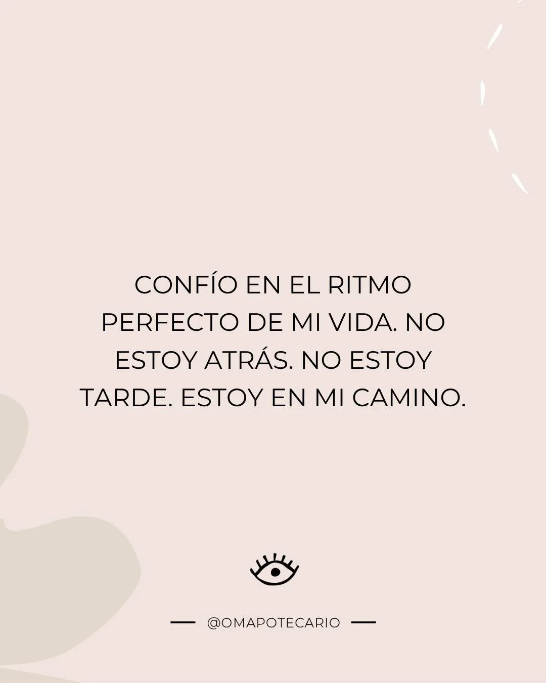 Nunca olvides esto aunque no lo entiendas a veces: SIEMPRE est&aacute;s en el lugar y el momento correcto en tu vida. 

Sigue tu paso y tu camino. Al final, son solo tuyos! 

#energies #vibes #healing
