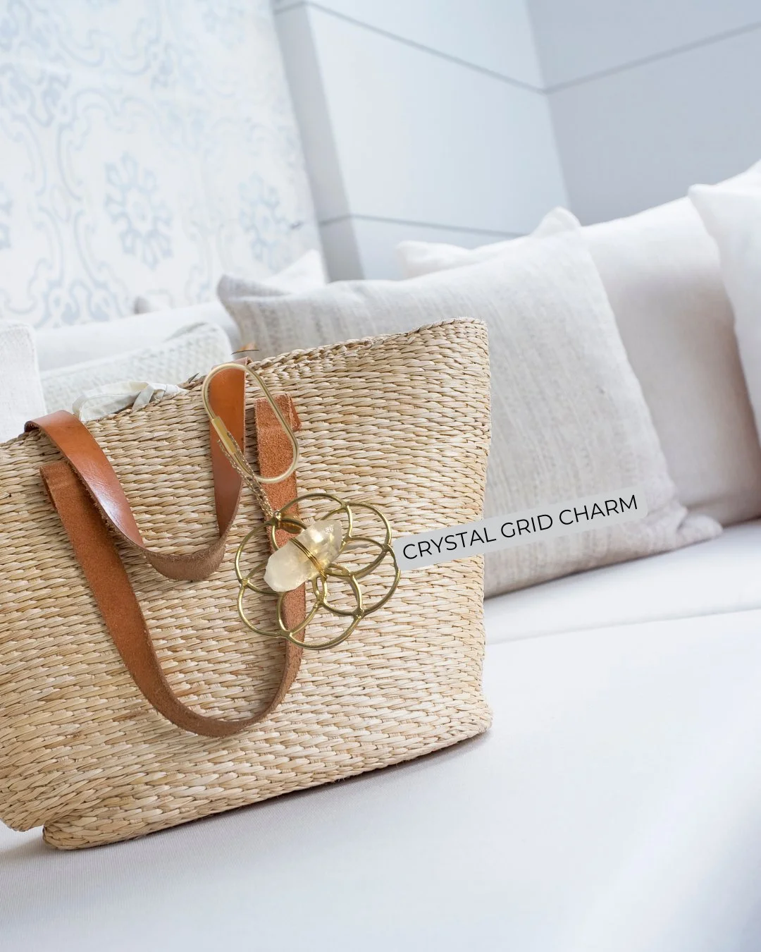 Un amuleto para llevar tu intenci&oacute;n contigo ✨
Flower of Life + cuarzo para armonizar tu energ&iacute;a y recordarte volver a tu centro.

Disponible en nuestro shop online: www.omapotecario.com 🤍

#Omapotecario #CrystalGrid #FlowerOfLife #Cris