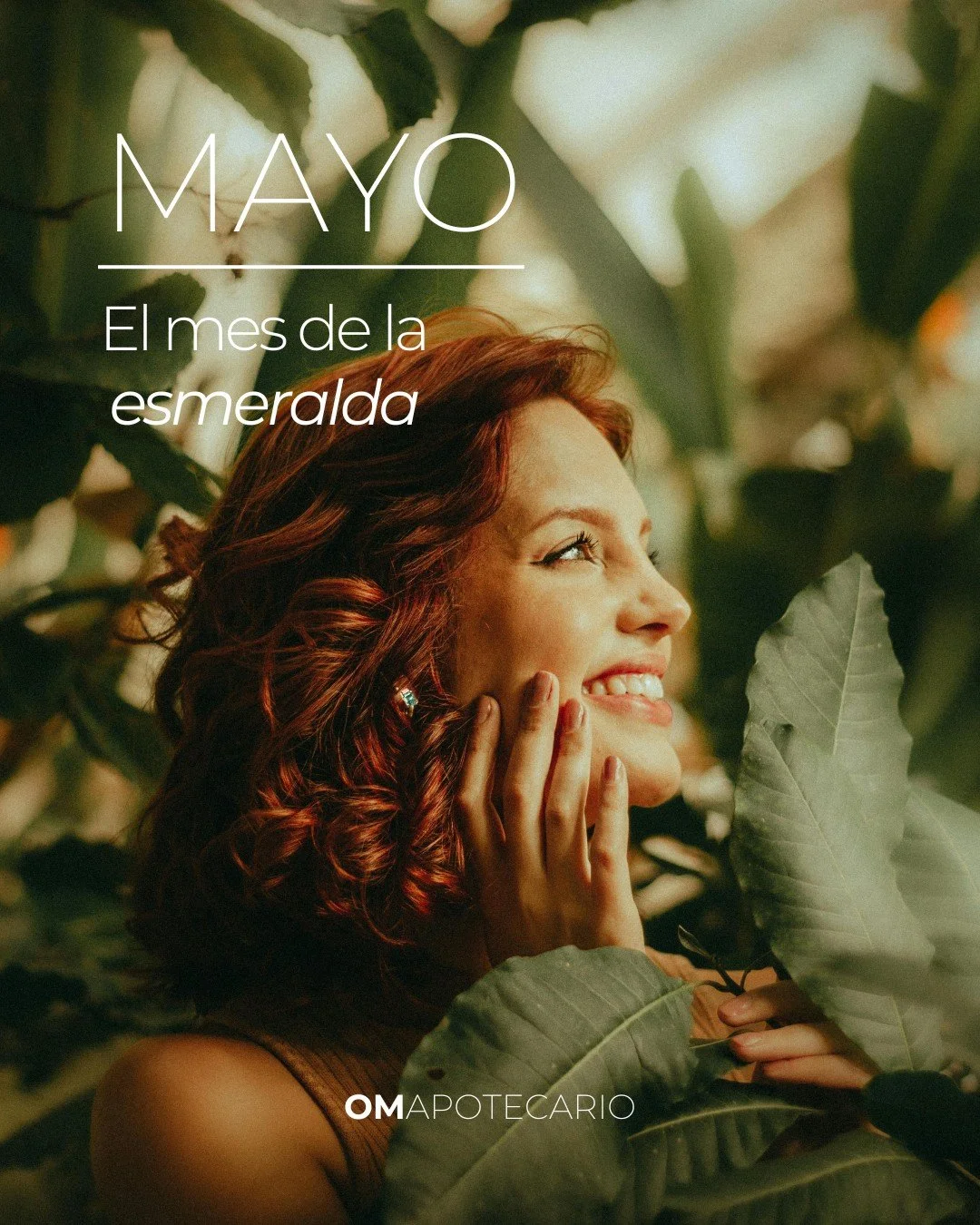 As&iacute; luce la esmeralda en su estado crudo, tal como emerge de la tierra. ✨🌿
Las esmeraldas de Muzo, Colombia son de las m&aacute;s reconocidas y cotizadas por su belleza excepcional y su vibraci&oacute;n de amor, armon&iacute;a y abundancia.

