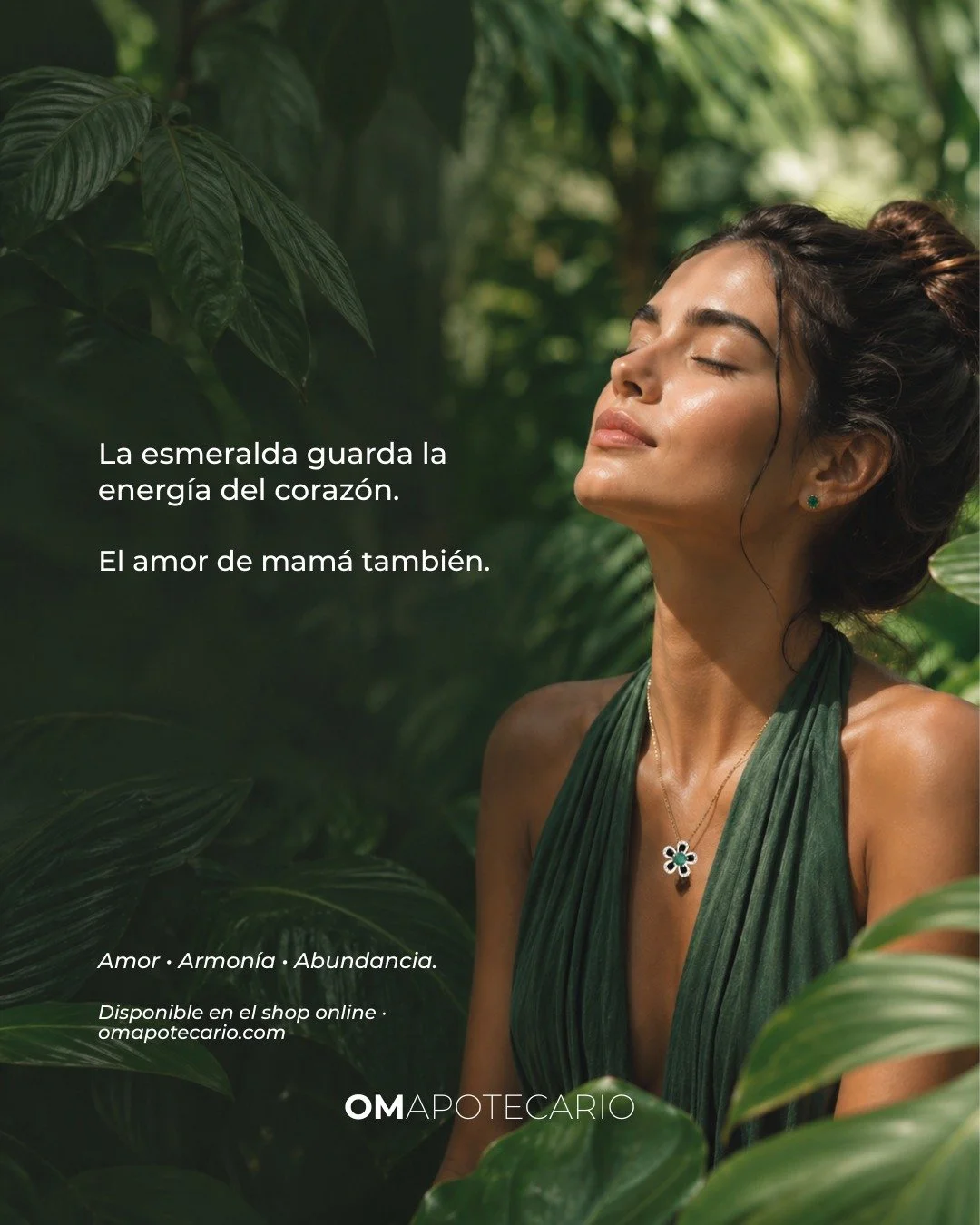 La esmeralda es un s&iacute;mbolo del coraz&oacute;n: amor, armon&iacute;a y abundancia. 💚
Hoy la miro y pienso en mam&aacute;&hellip; en todo lo que sostiene, sin ruido.
Que este detalle sea un recordatorio: tambi&eacute;n mereces recibir.
---...--