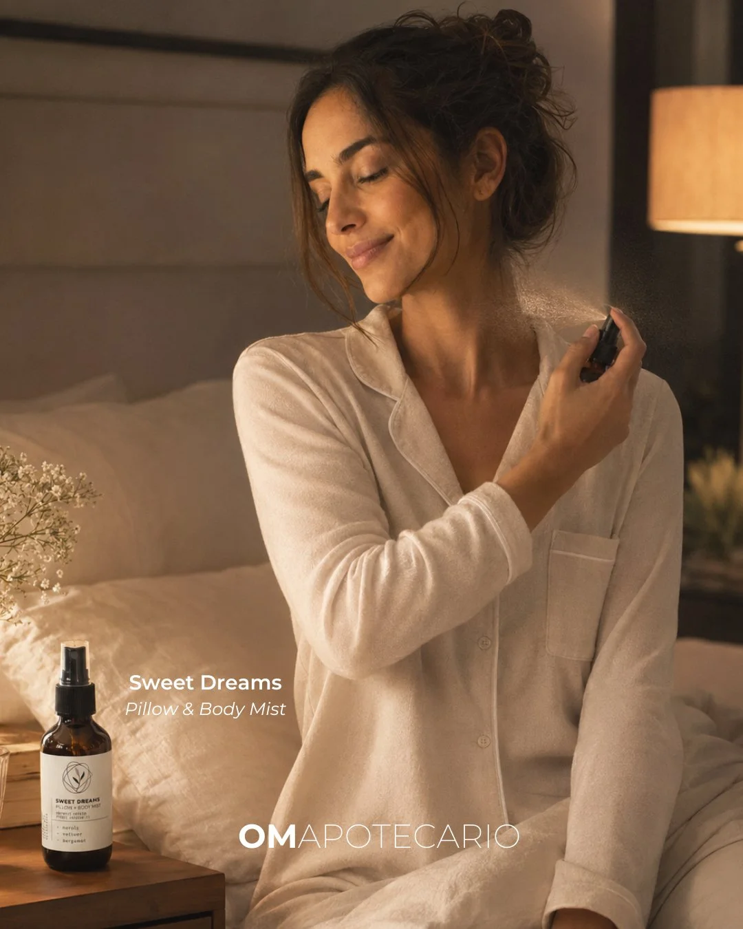 Sweet Dreams es tu &ldquo;baja revoluciones&rdquo; de la noche.
Un mist suave para almohada, cuerpo o cabello cuando el d&iacute;a pesa y la mente no para.

✨ &Uacute;salo como ritual: 3&ndash;5 sprays, respira lento (inhala 4 / exhala 6) x3, y deja 