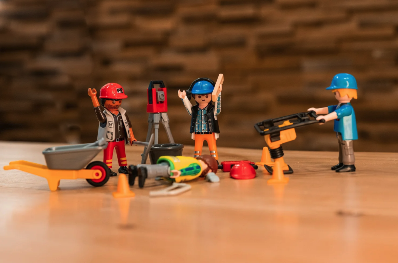 Why Smart Contractors Don't Rely on Digital Marketing Alone