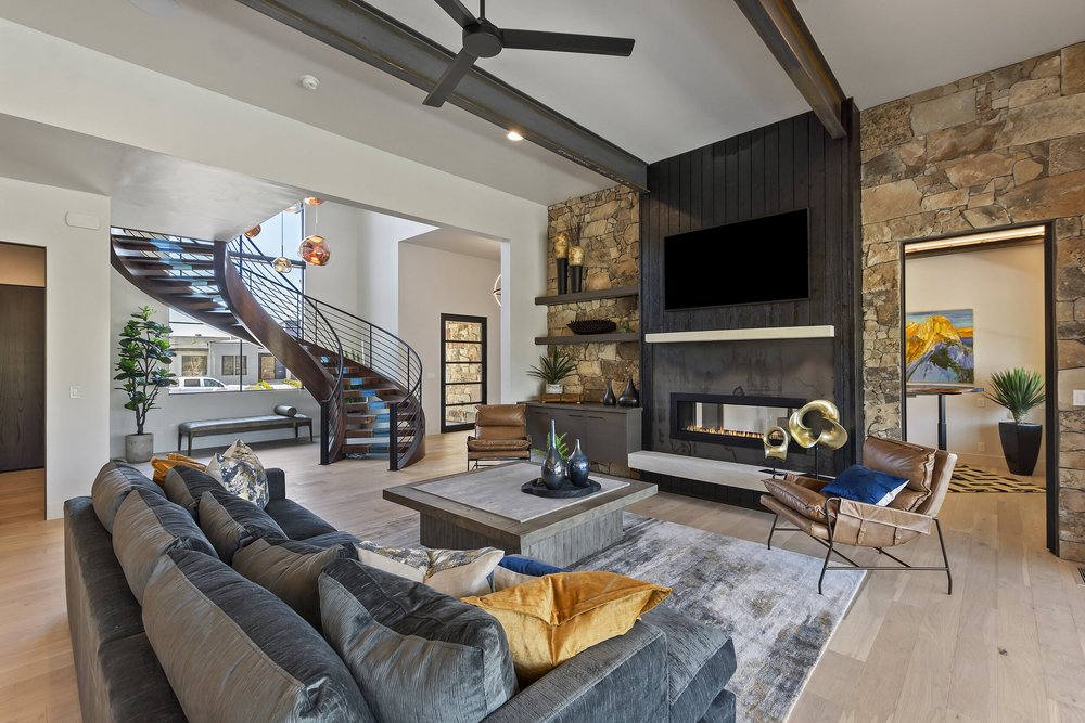 Falling in Love and Building a Dream Home — Williamson River Ranch