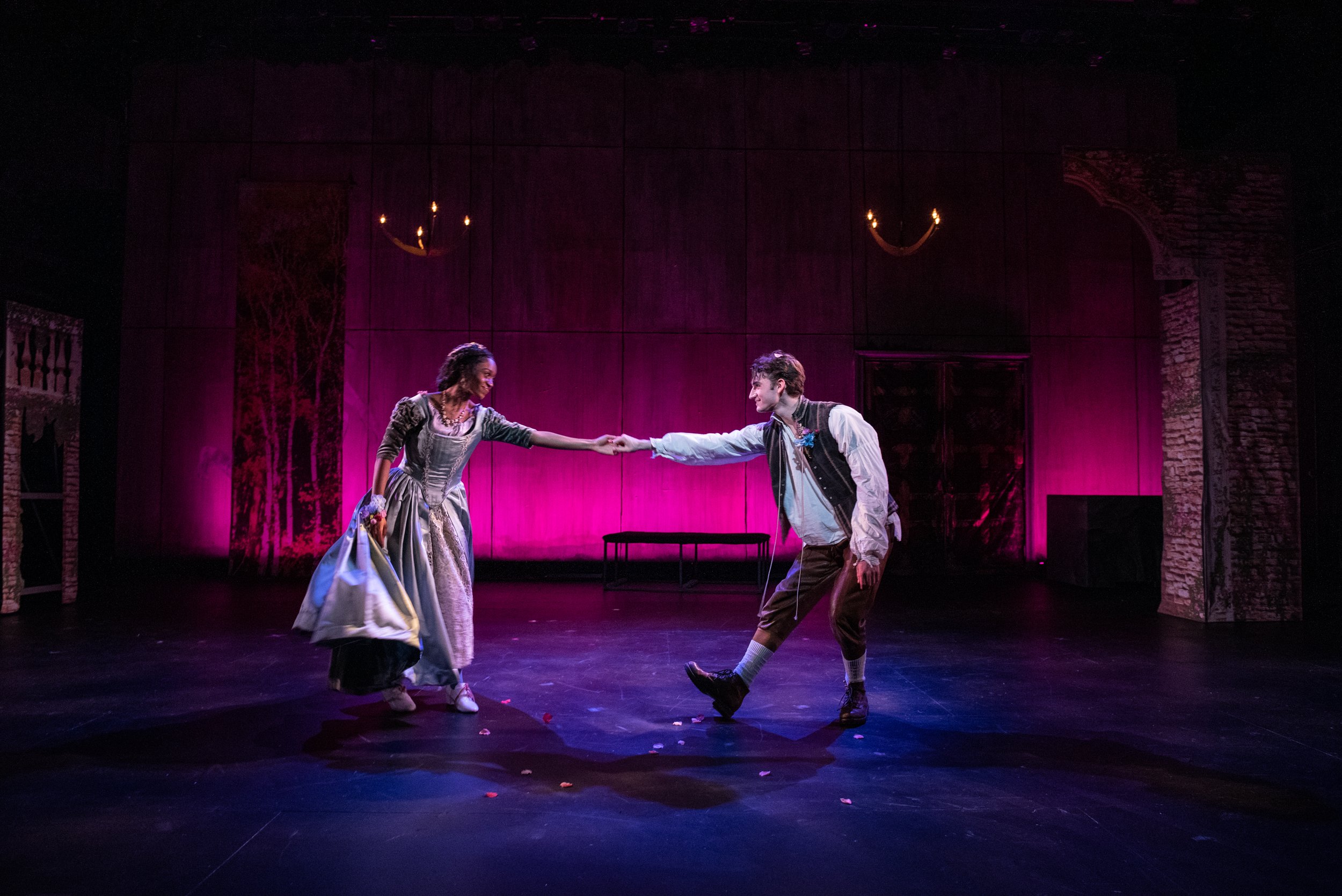 romeo-juliet-new-school-211215-203.jpg