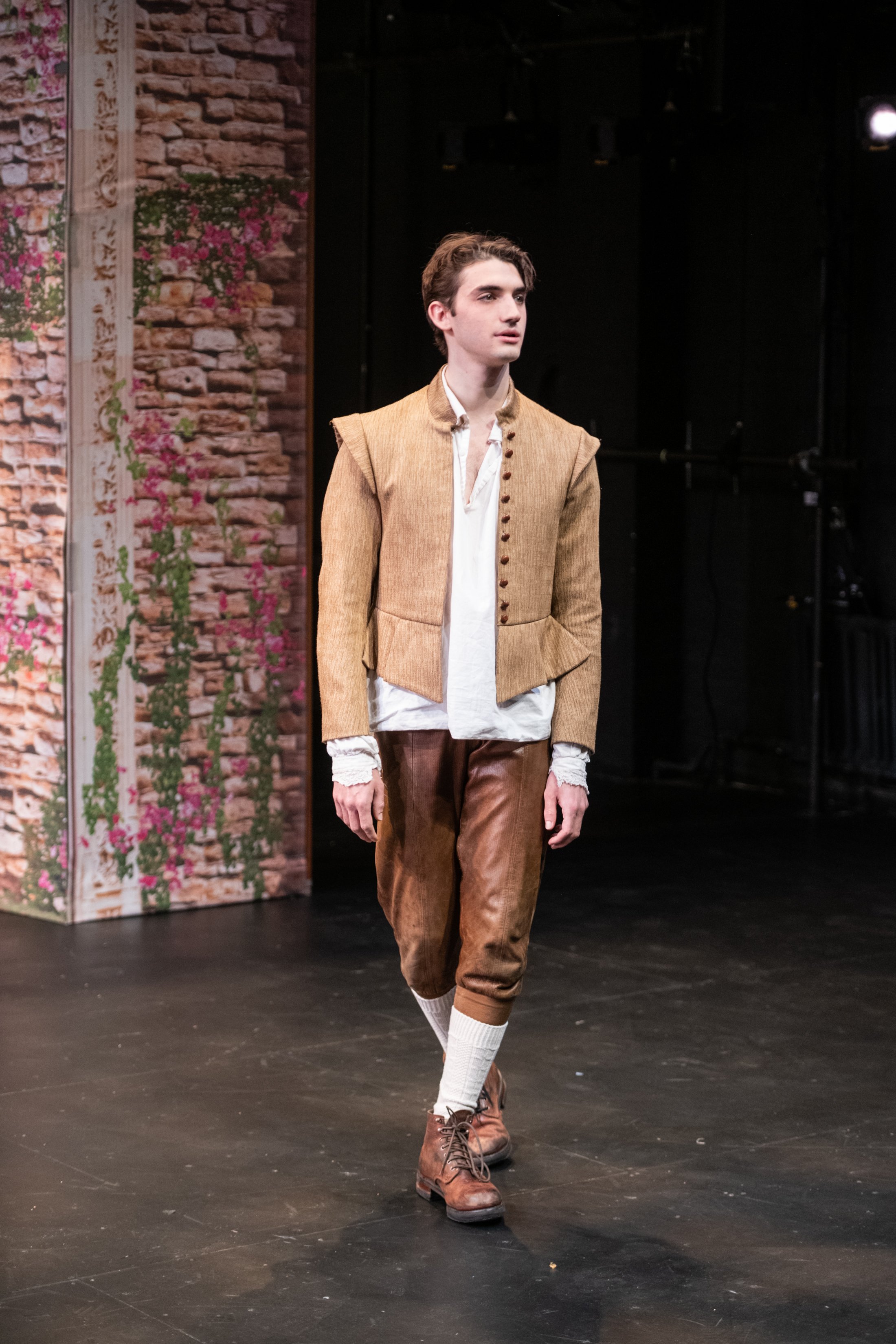 romeo-juliet-new-school-211215-031.jpg