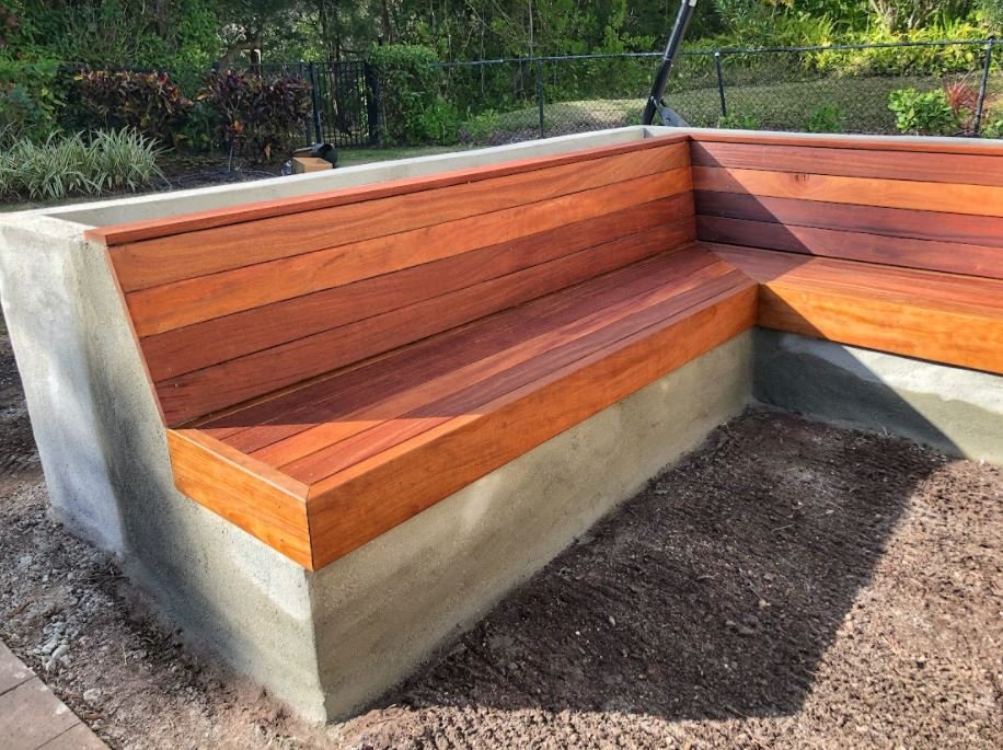 Hardwood Bench with Planter.JPG