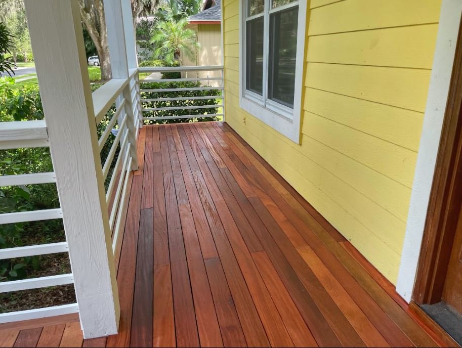 Hardwood Front Porch @.JPG