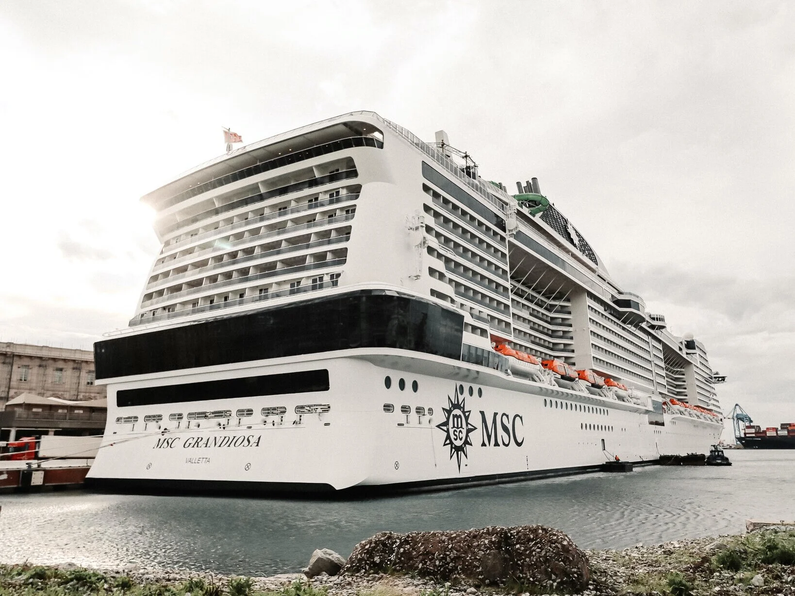 Die MSC Grandiosa in Genua, Italien