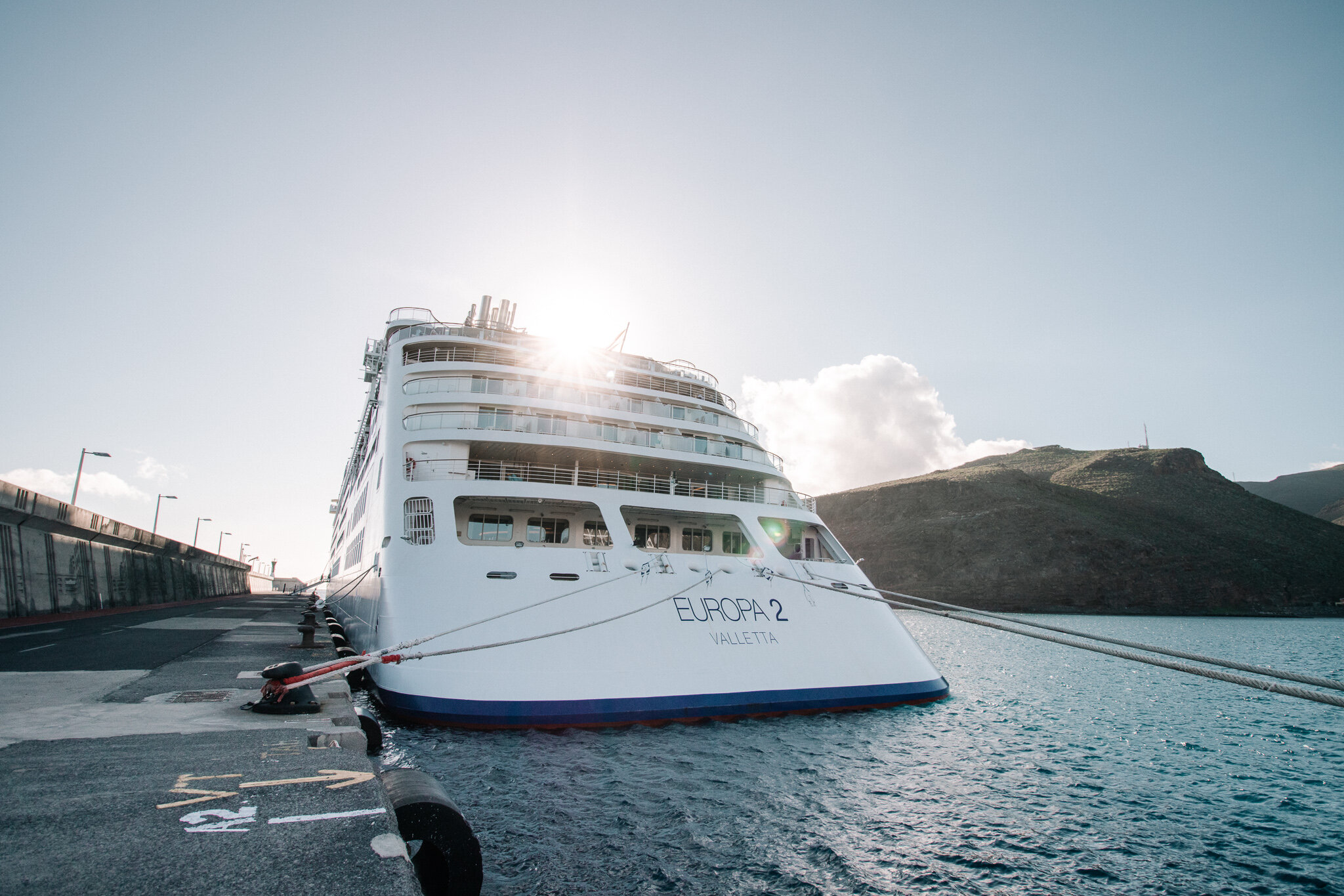 Die EUROPA 2 von Hapag-Lloyd Cruises in La Gomera