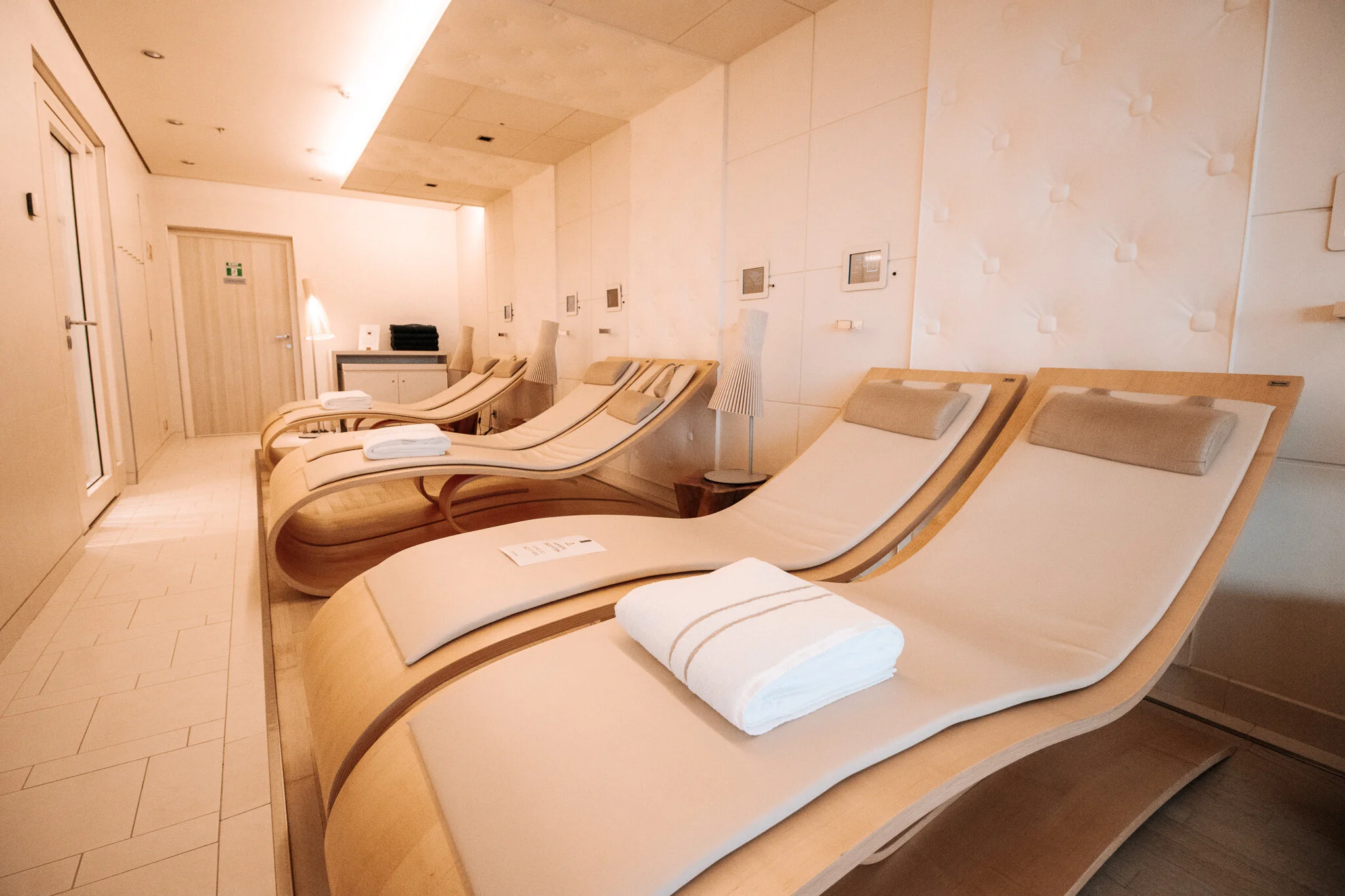 Abstand gilt auch im Ocean Spa der EUROPA 2