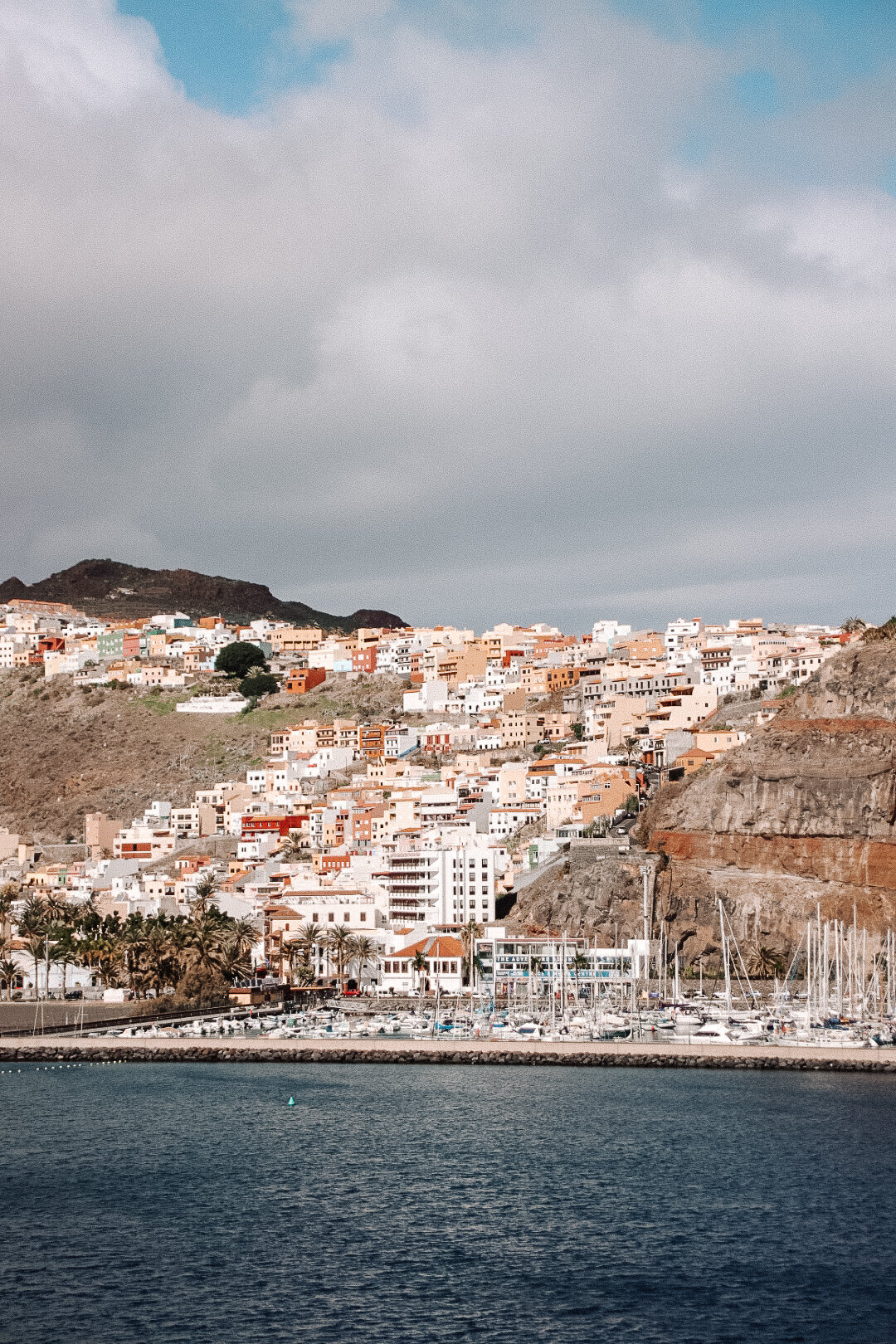 Aussicht von der EUROPA 2 auf La Gomera