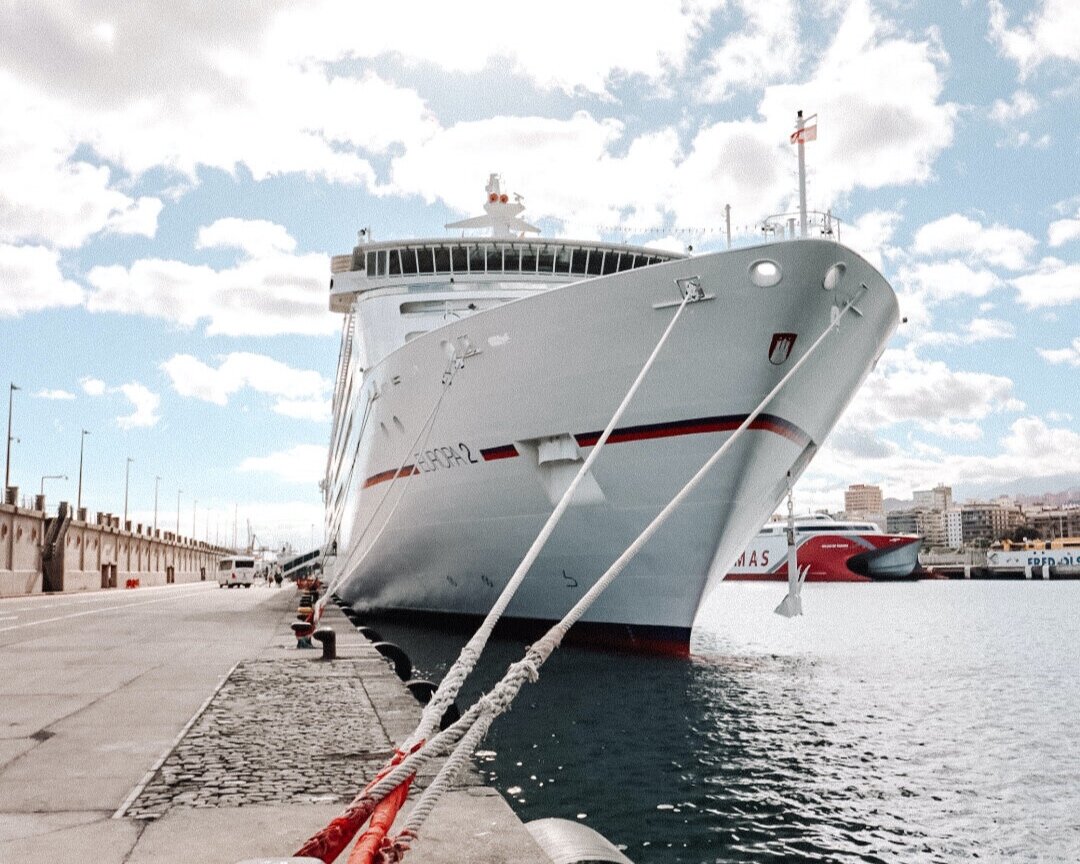 Die MS Europa 2 auf Teneriffa