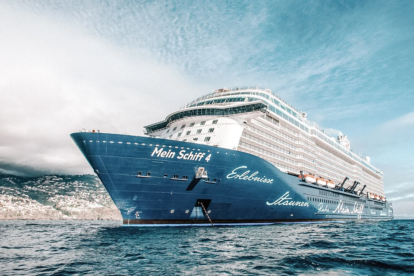 Die Mein Schiff 4 startet wieder: Kreuzfahrten ab Genua nach Südfrankreich, Korsika und Italien. ©Tui Cruises