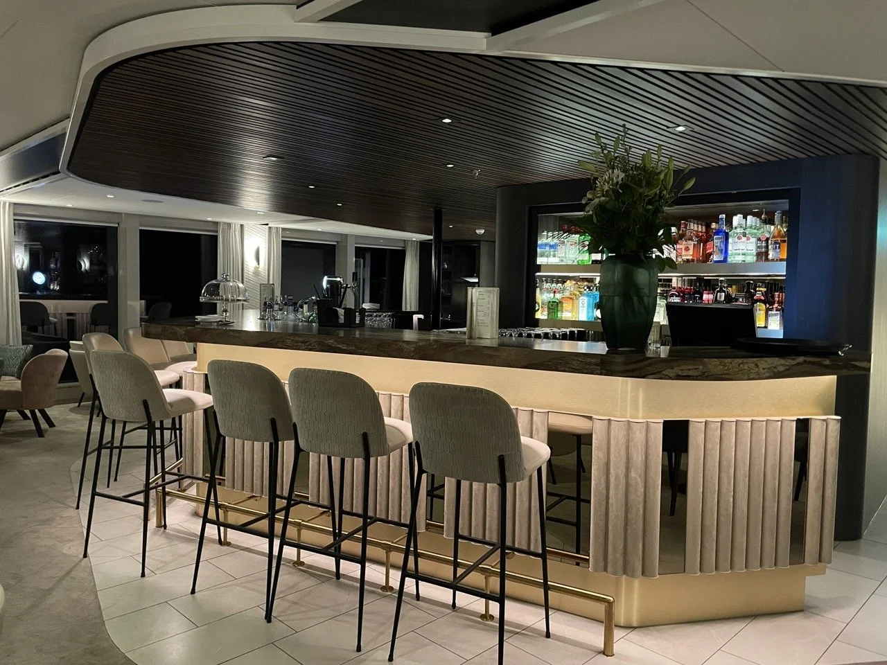 Die Panorama Lounge an Bord der Amadeus Riva. 