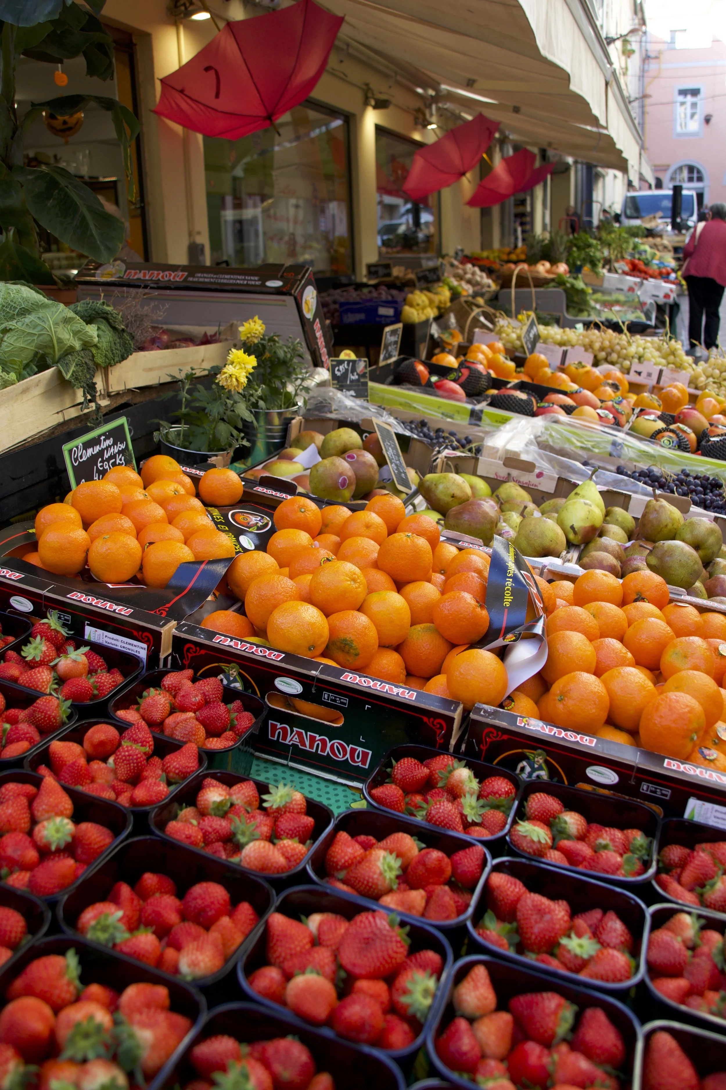 Morgendlicher Besuch eines Marktes in Sète