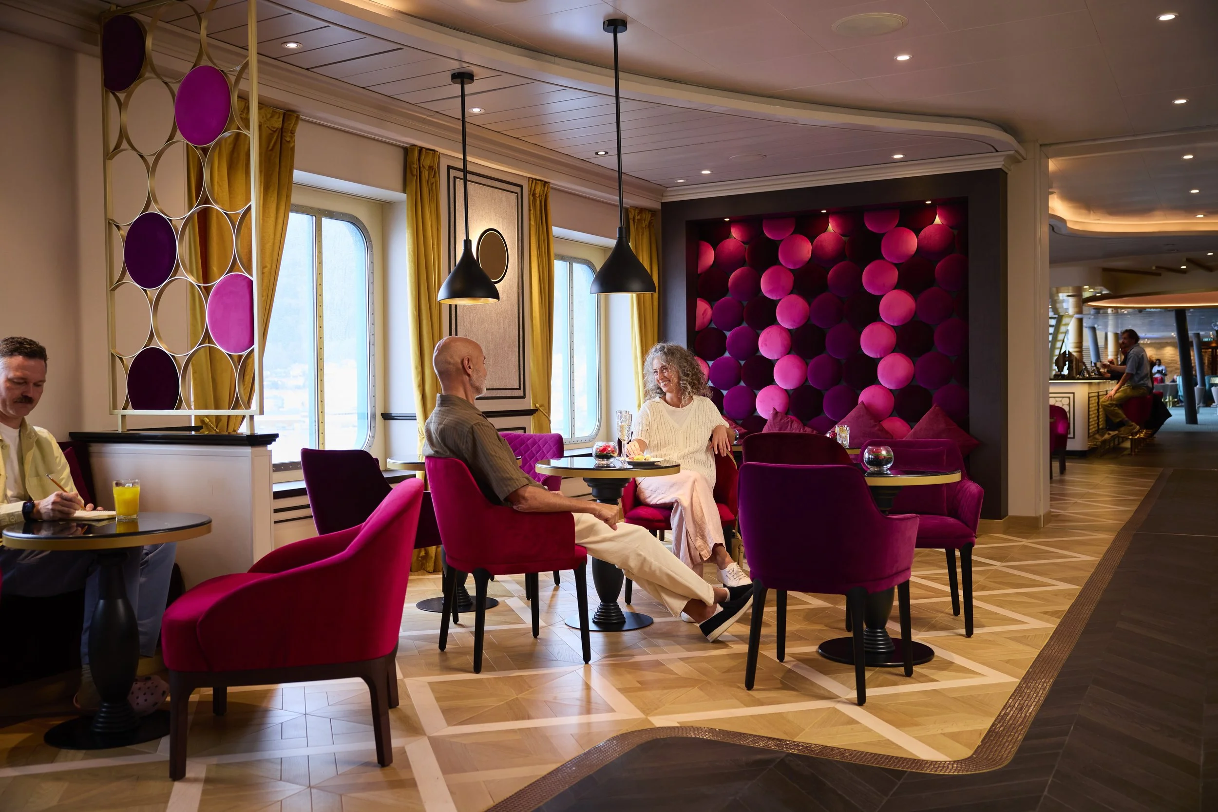 FRENCH_KISS_BAR_BISTRO.jpg