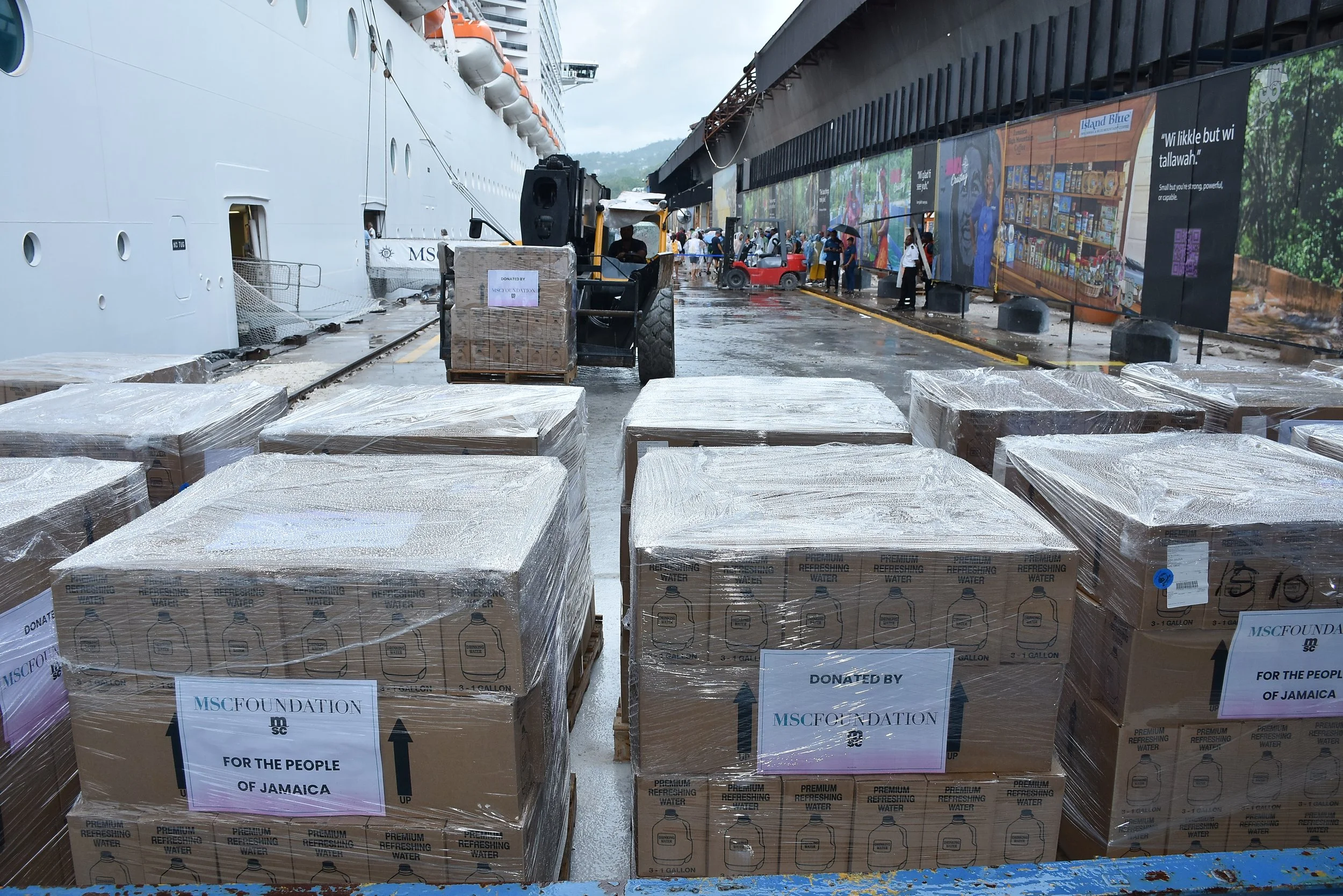 MSC Cruises liefert Hilfsgüter nach Jamaika.