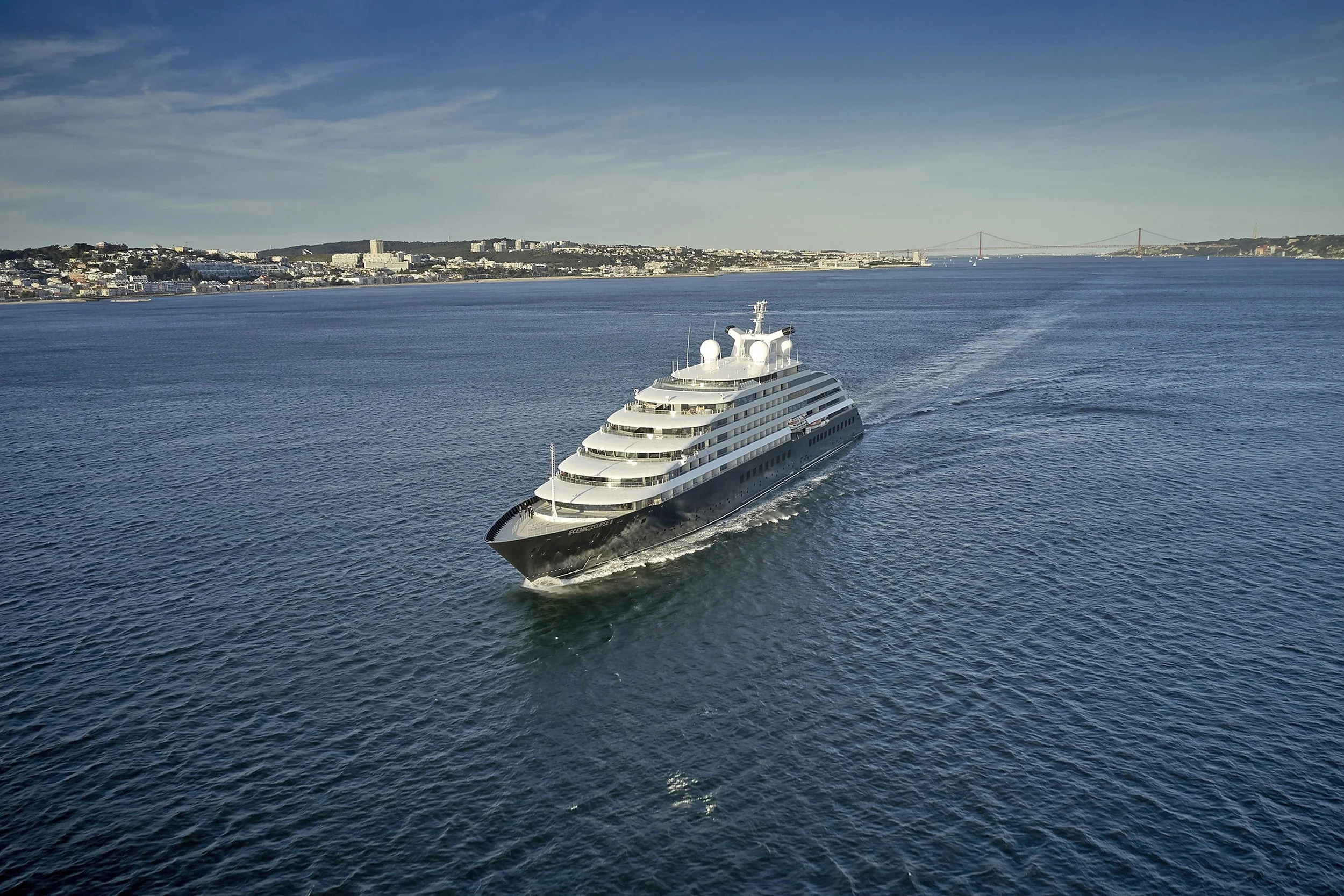 Die Scenic Eclipse 2 erreicht erstmals Hamburg