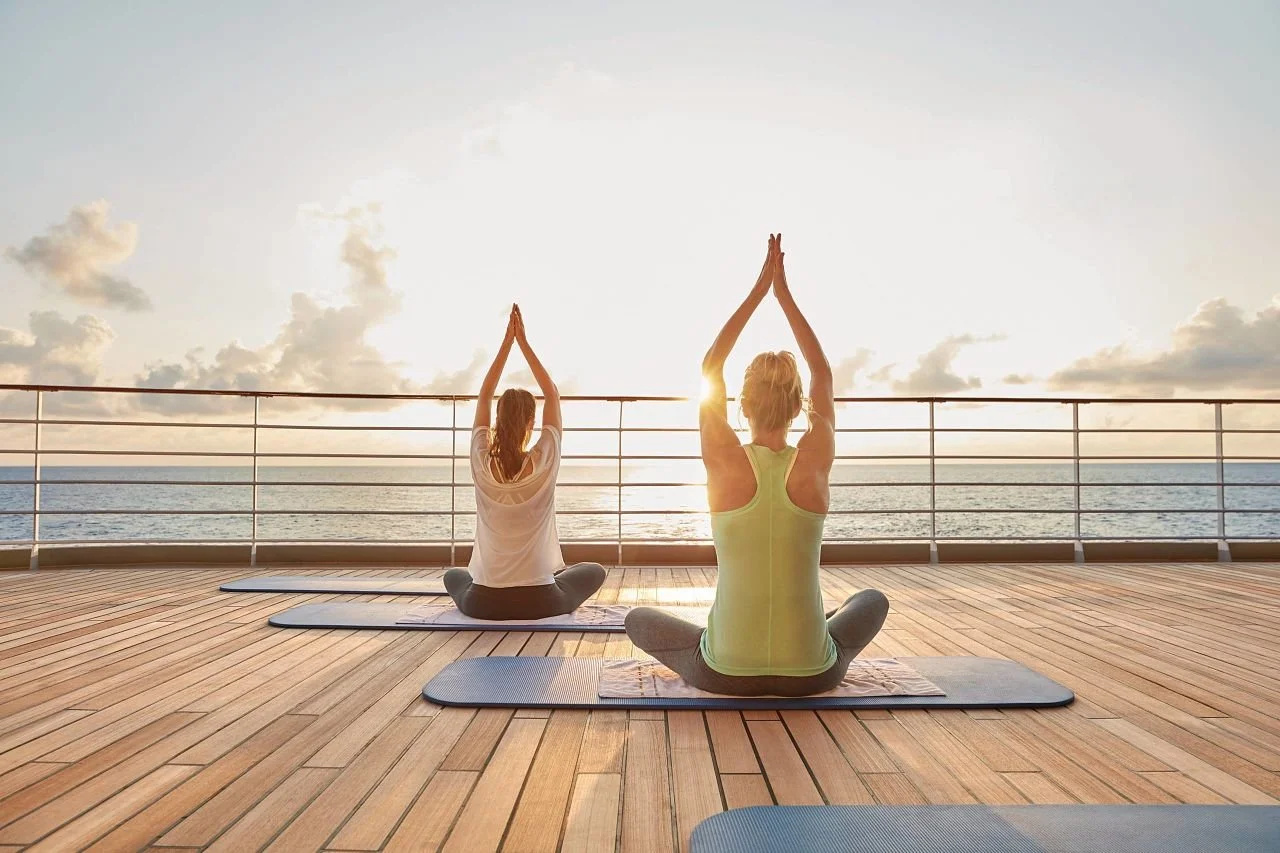 Yoga auf dem Sonnendeck der MS Europa