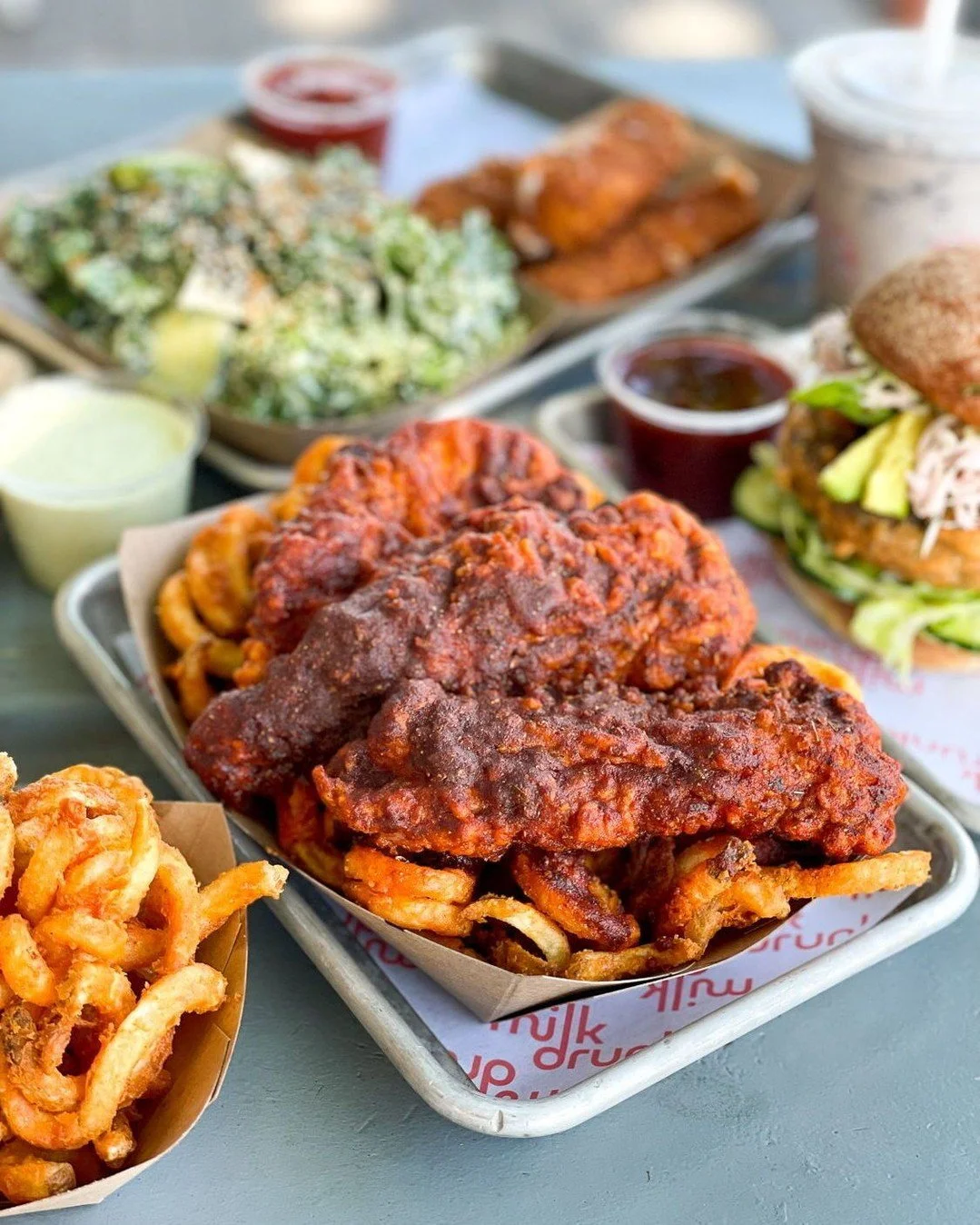 Who else is obsessed with spicy tendies as much as usl?? You can get our signature strips tossed in Nashville spice to bring the heat to your next meal 🌶️ 😵