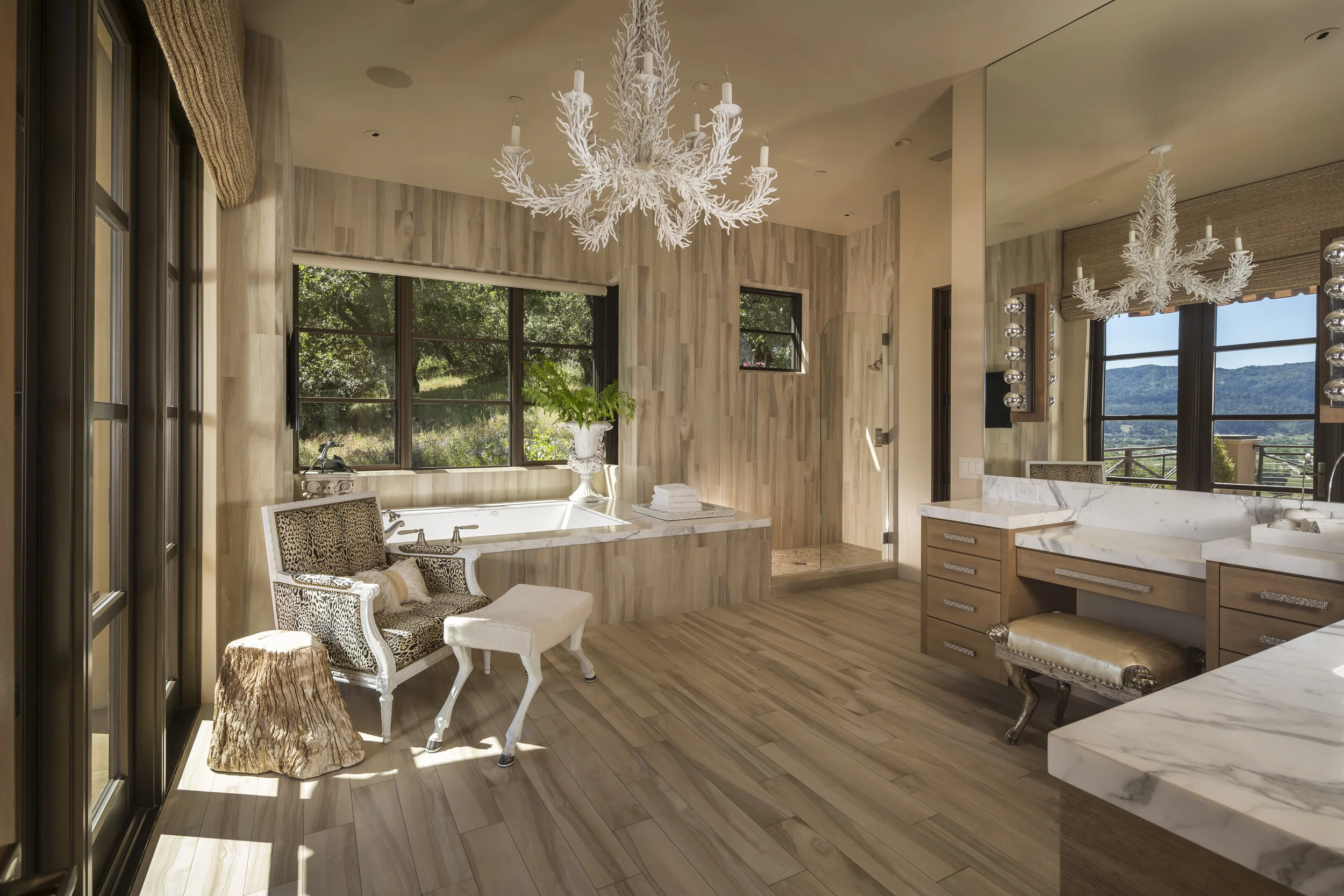 Master_Her_Bath_4588.jpg