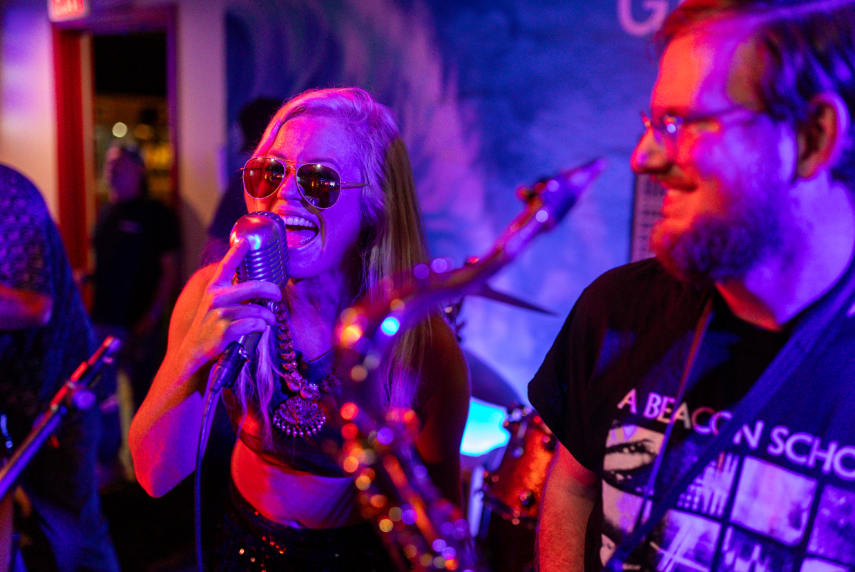 Gibroni's Pizza - Live Music: Grooveswitch