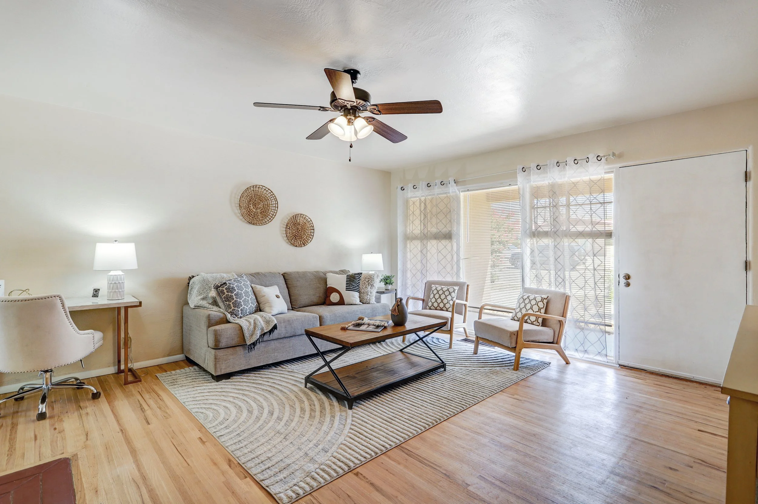 1317 Parsifal Street NE-Living Area