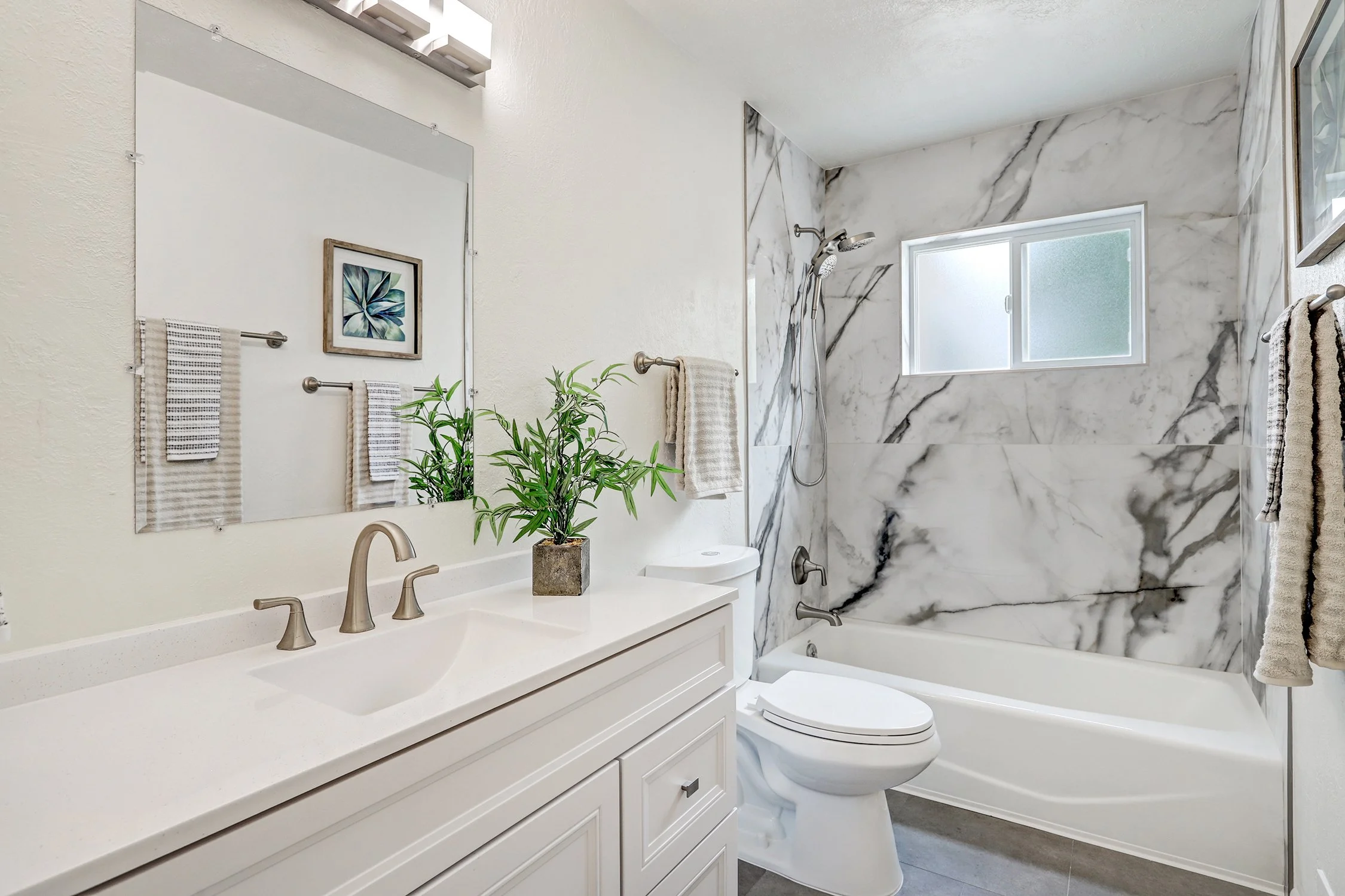 9609 Arvilla Court NE-Bath
