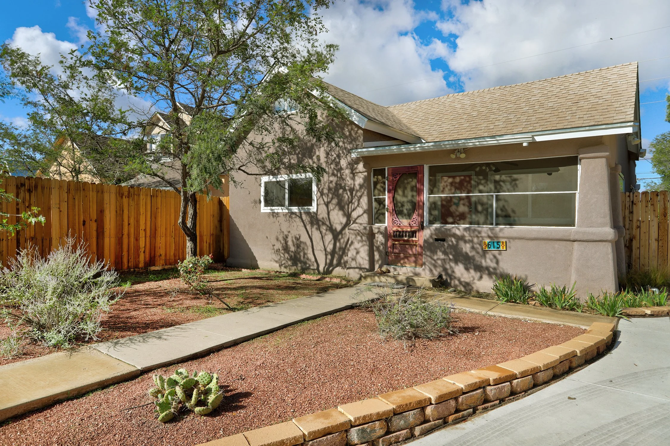 615 Edith Boulevard SE-Exterior