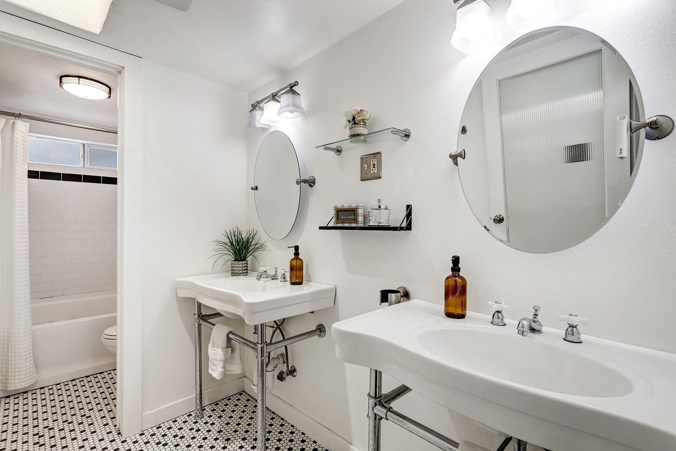 615 Edith Boulevard SE-Bath