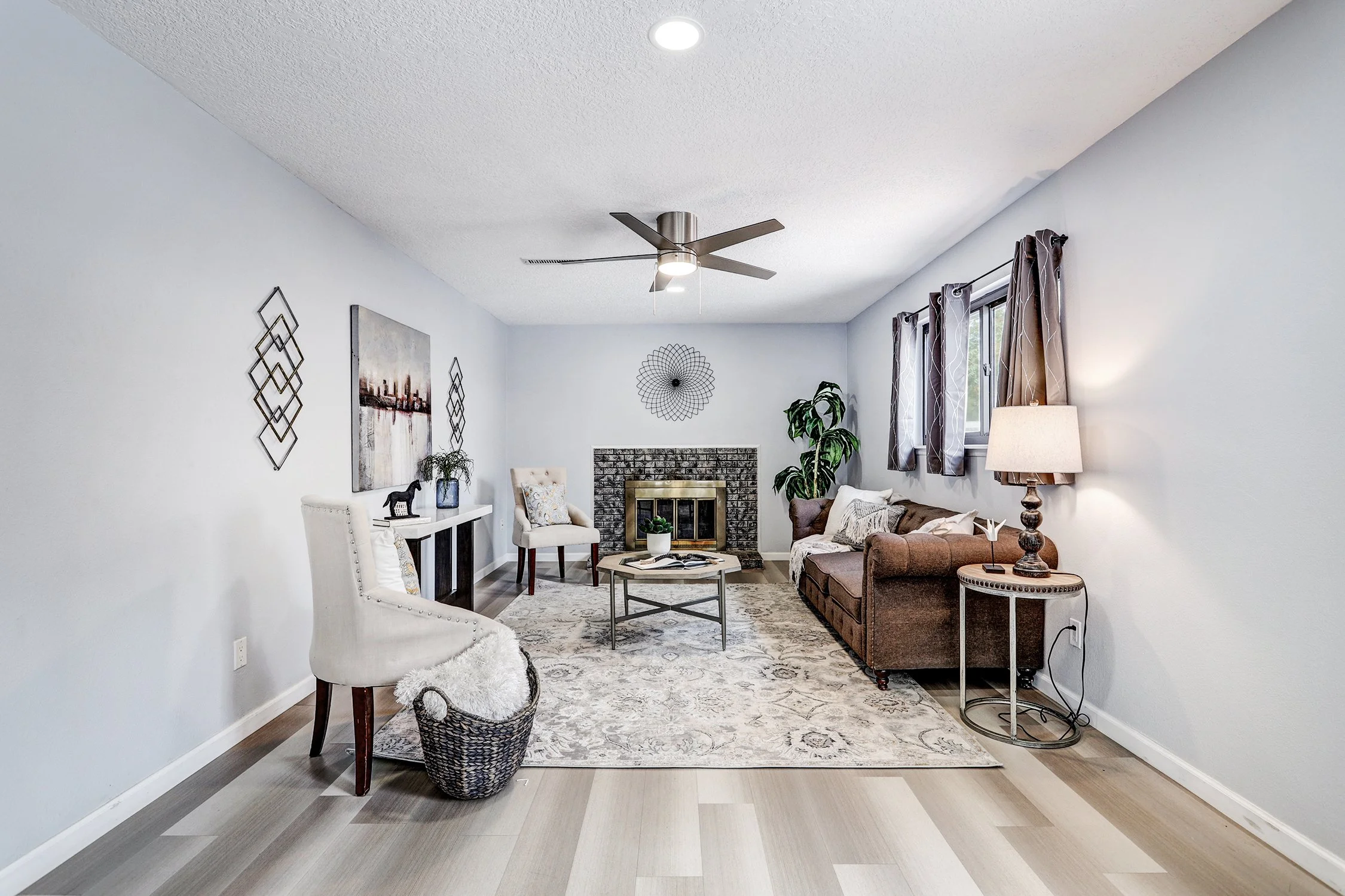 11913 Allison Court NE-Living Area