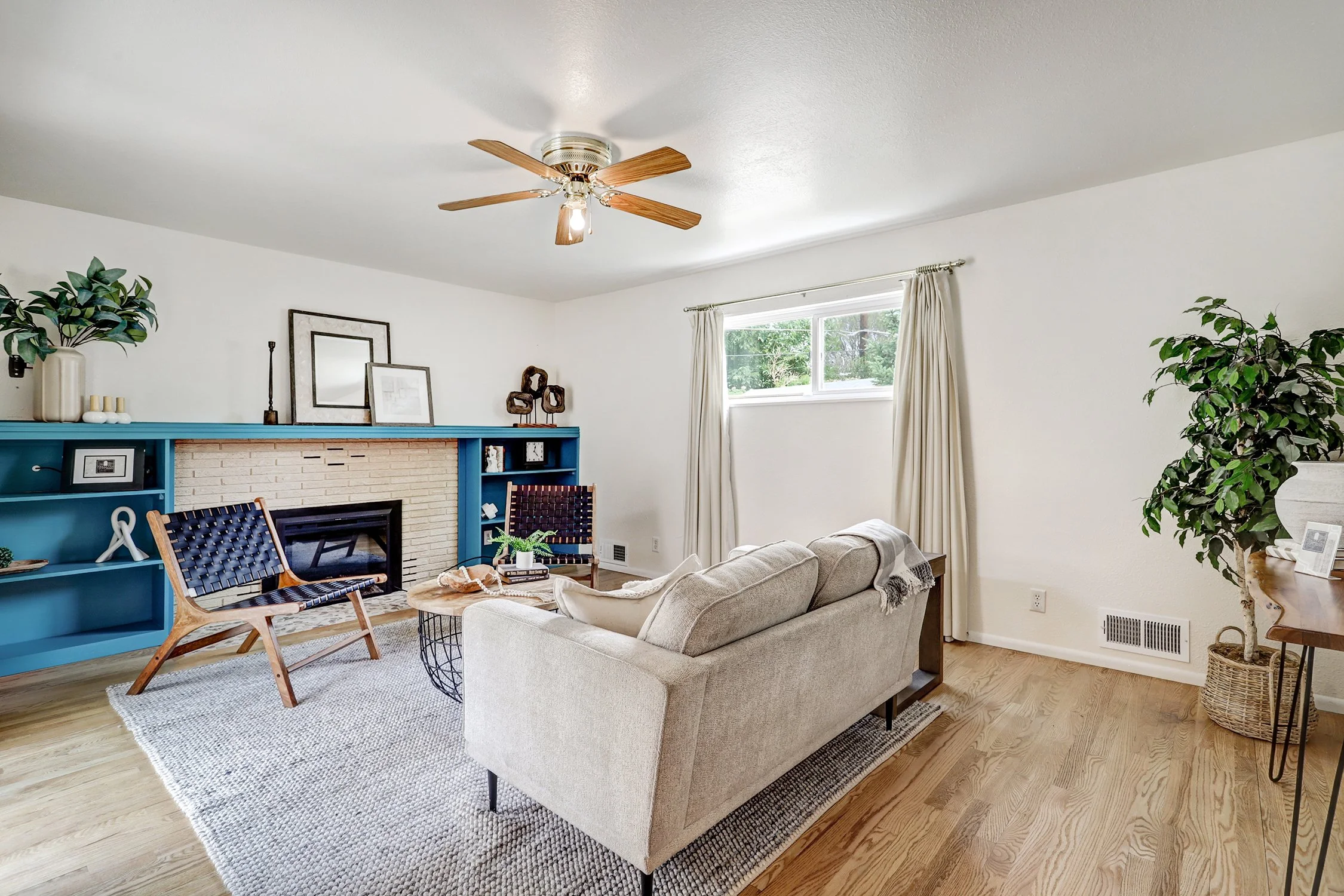 9609 Arvilla Court NE-Living Area