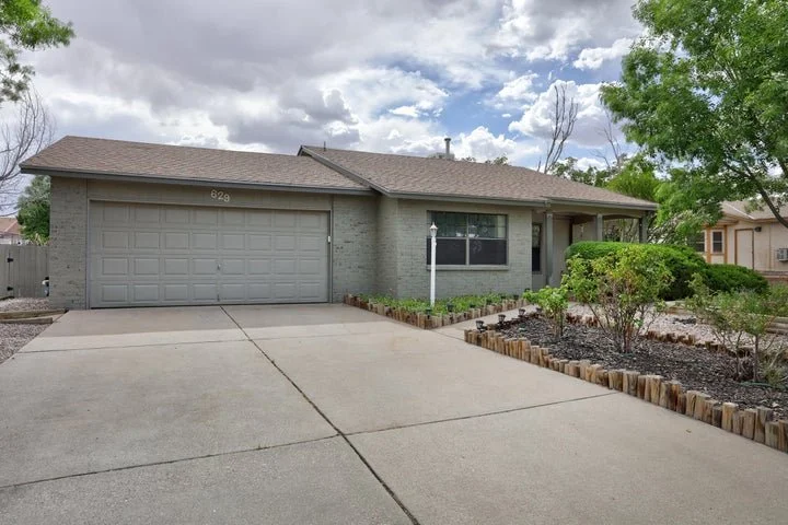 One Story Home in Rio Rancho, New Mexico