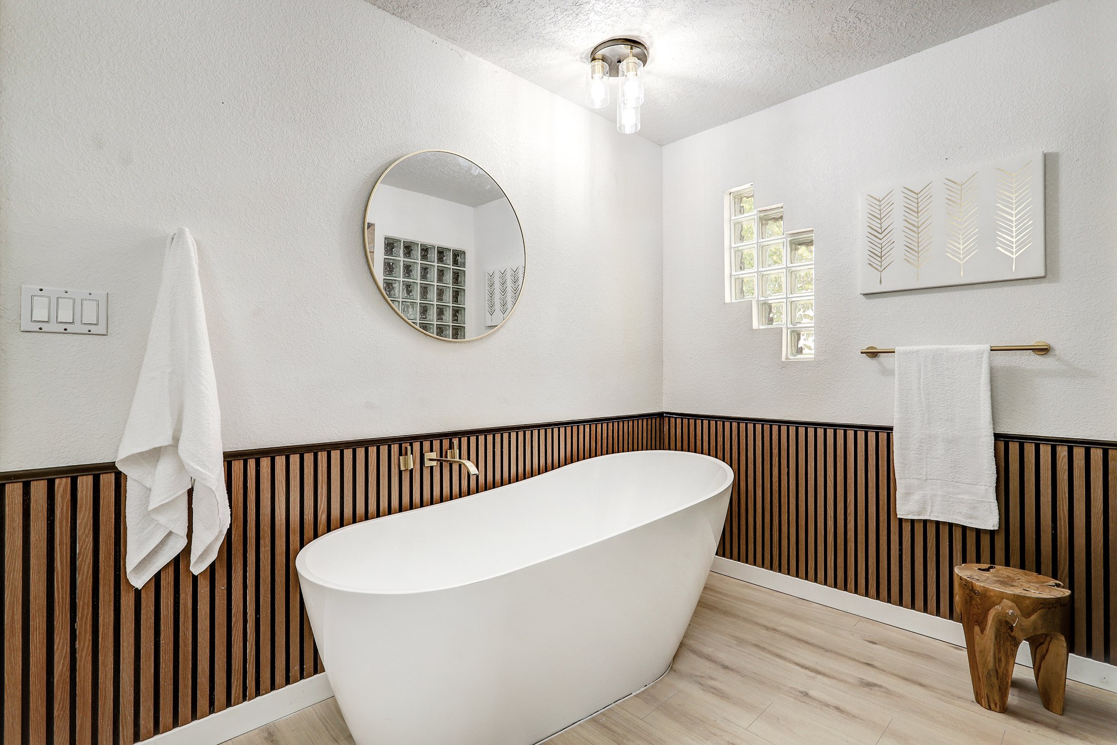 6425 Guadalupe Place NW-Bath
