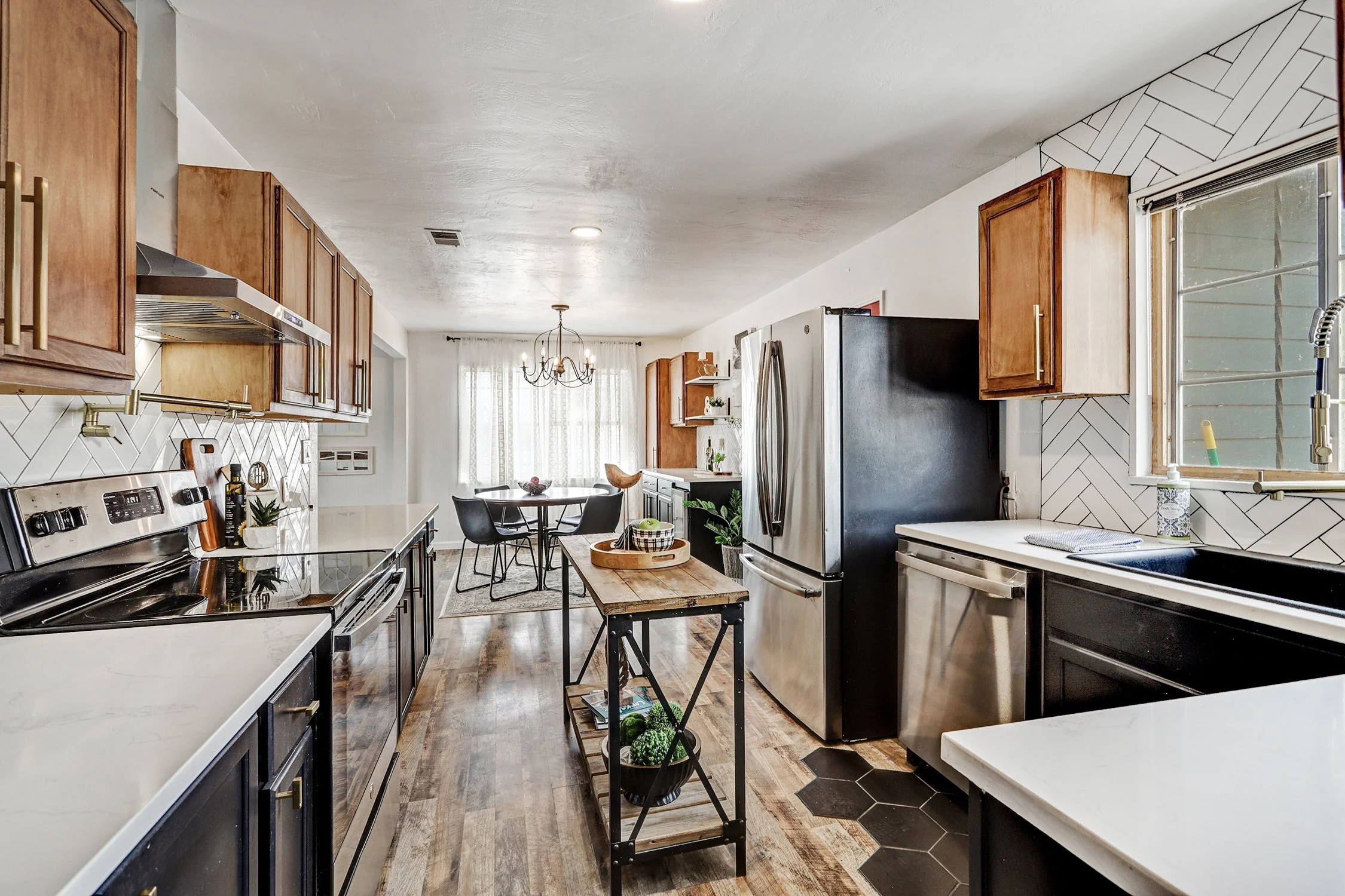 1412 Alvarado Drive NE-Kitchen