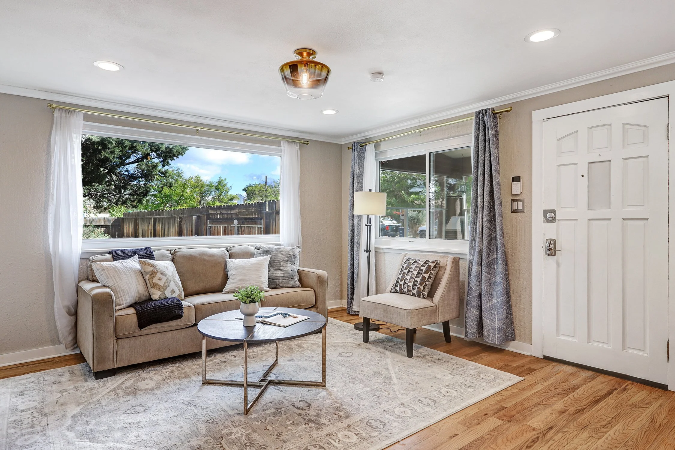 615 Edith Boulevard SE-Living Area