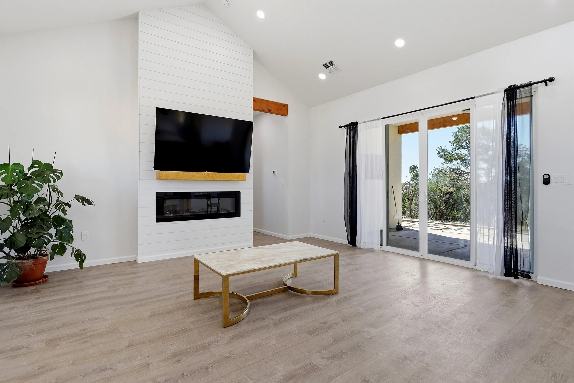 44 Heights Court-Living Area