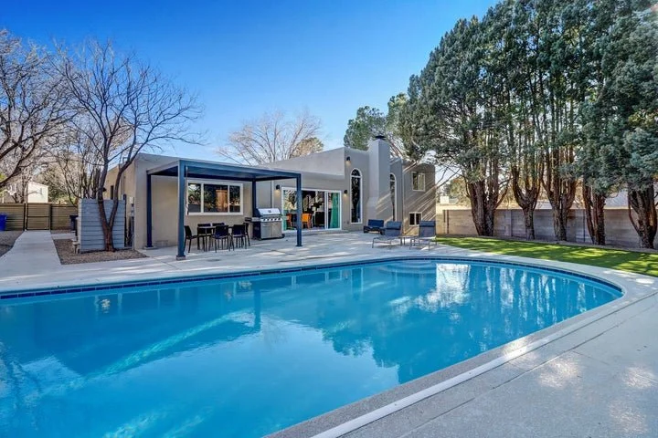 Backyard Pool Home Albuquerque, New Mexico
