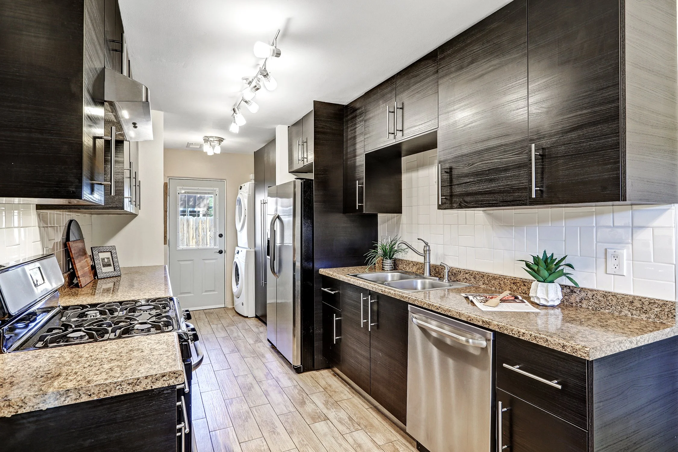 204 & 206 Monroe Street NE-Kitchen